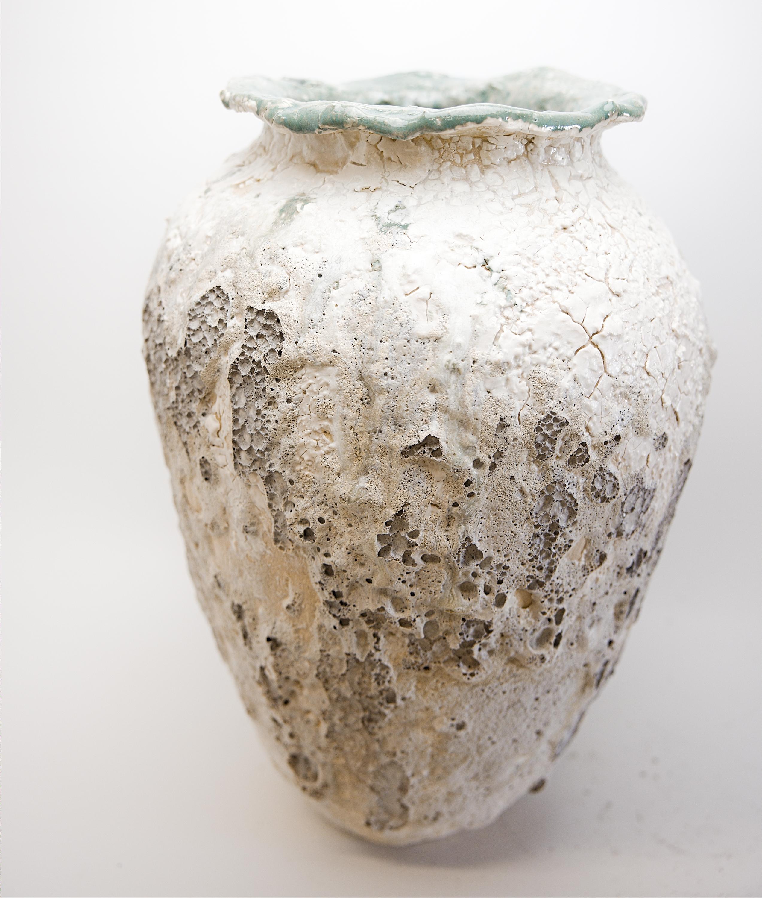 Awakening Organic Vase I In New Condition For Sale In Van Nuys, CA