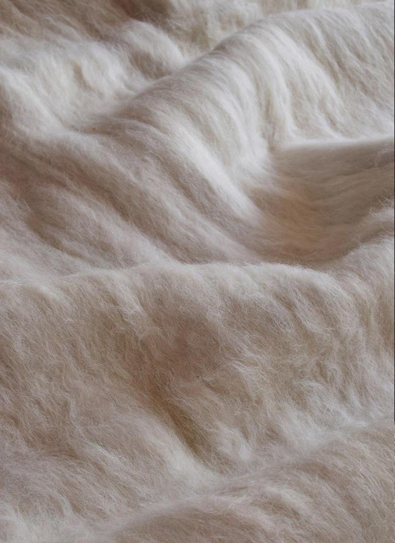 Awanay White Llama Wool Runner Area Rug - 13ft x 4ft (Wolle) im Angebot