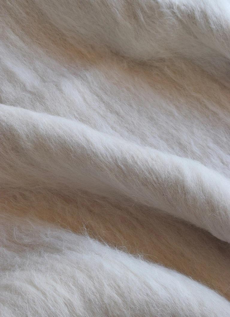 Awanay White Llama Wool Runner Area Rug - 13ft x 4ft im Angebot 2
