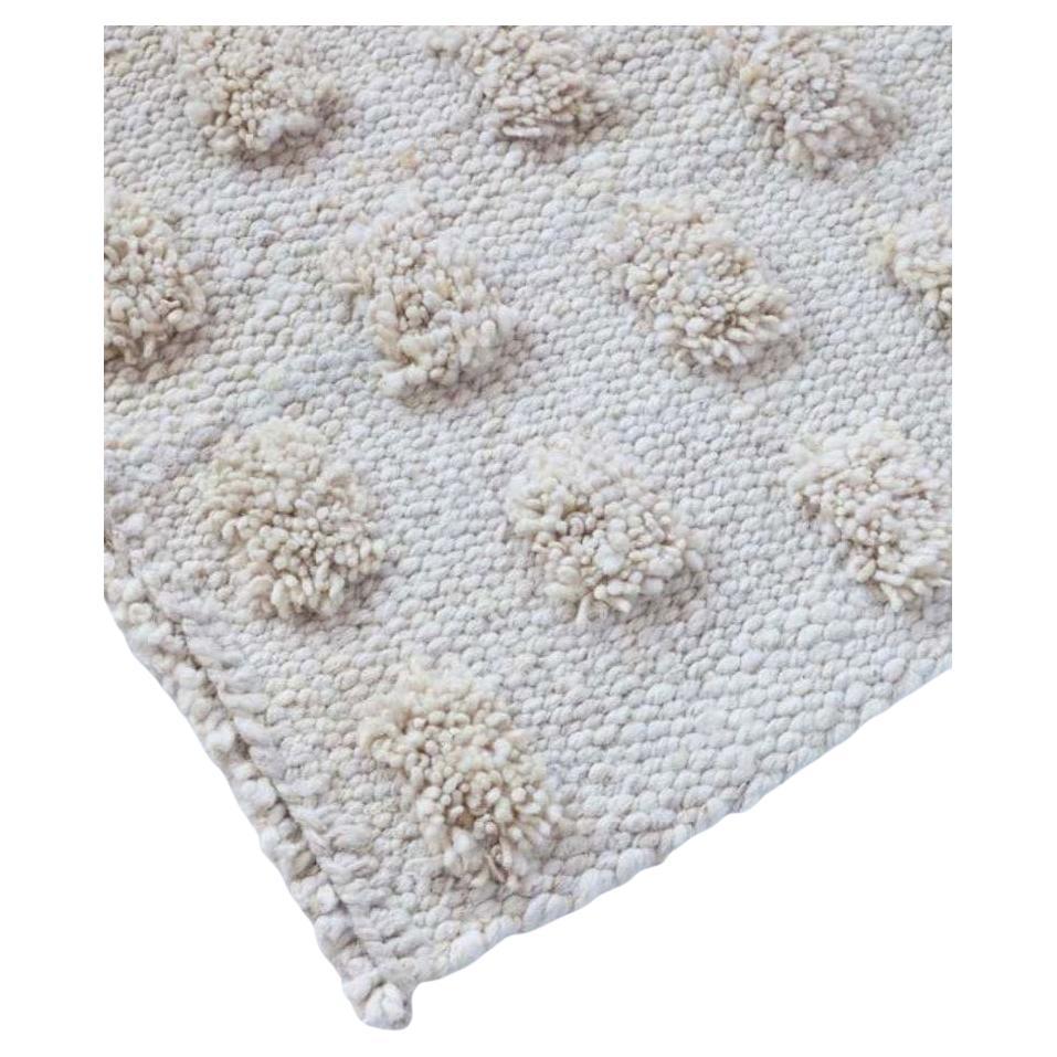Awanay White Margaritas Runner with Tufts - Natural 2.3ft x 30ft