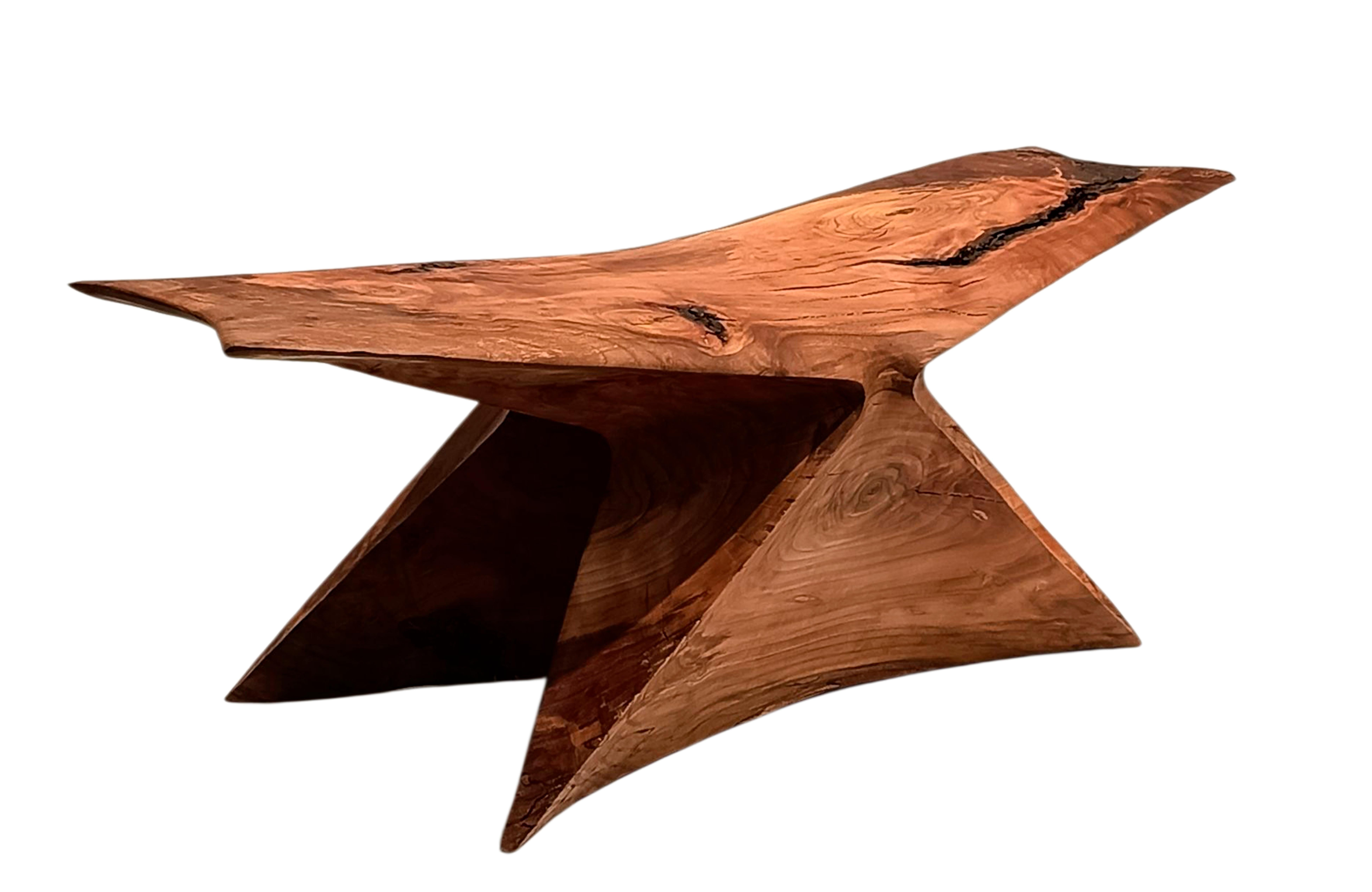 Awankado Bench in Carved Oak Wood with Beewax Finish by Daniel Soffia Neuf - En vente à Geneve, CH