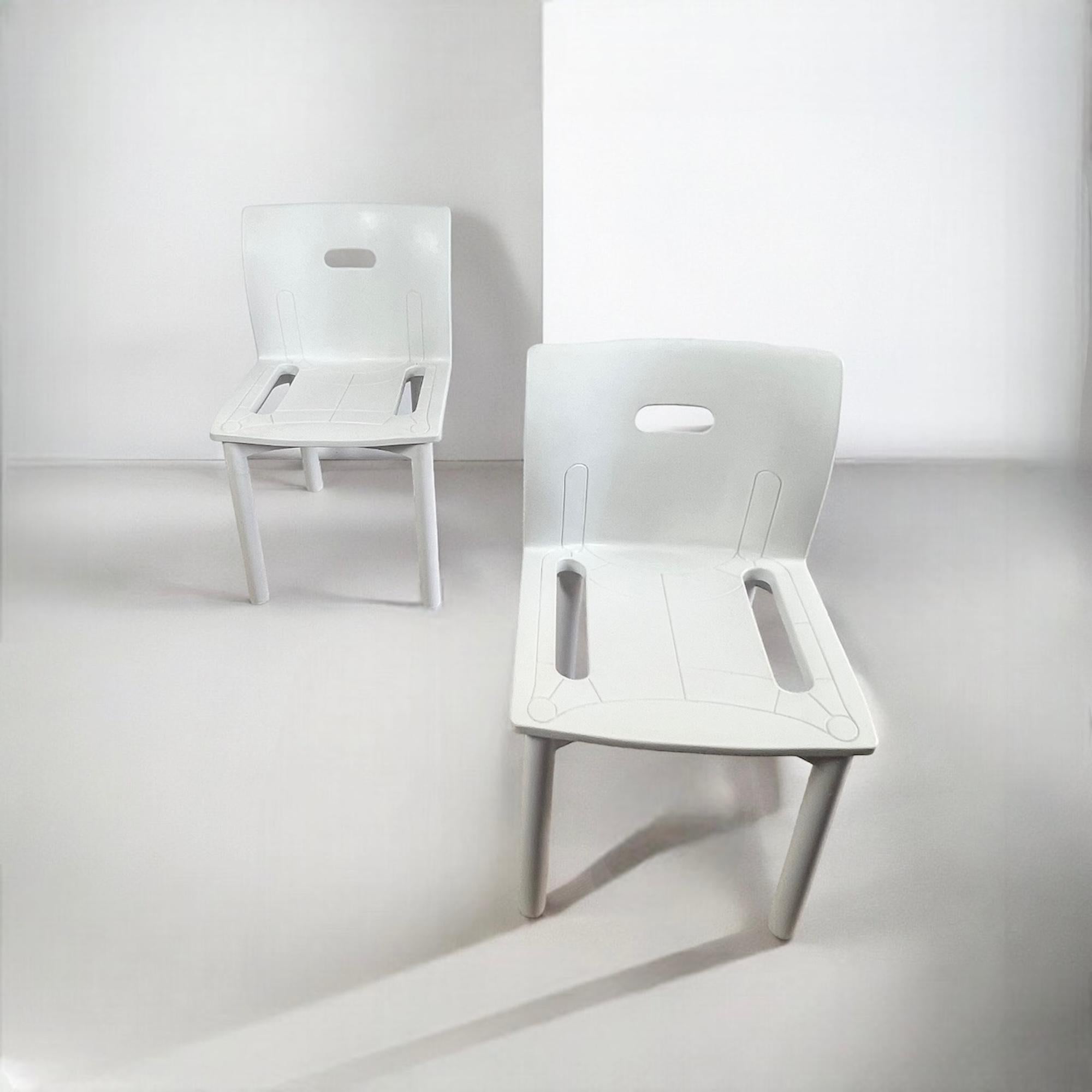 Award-Winning Kartell 4870 Stackable Chairs, Anna Castelli Design, 1980s In Good Condition For Sale In San Benedetto Del Tronto, IT