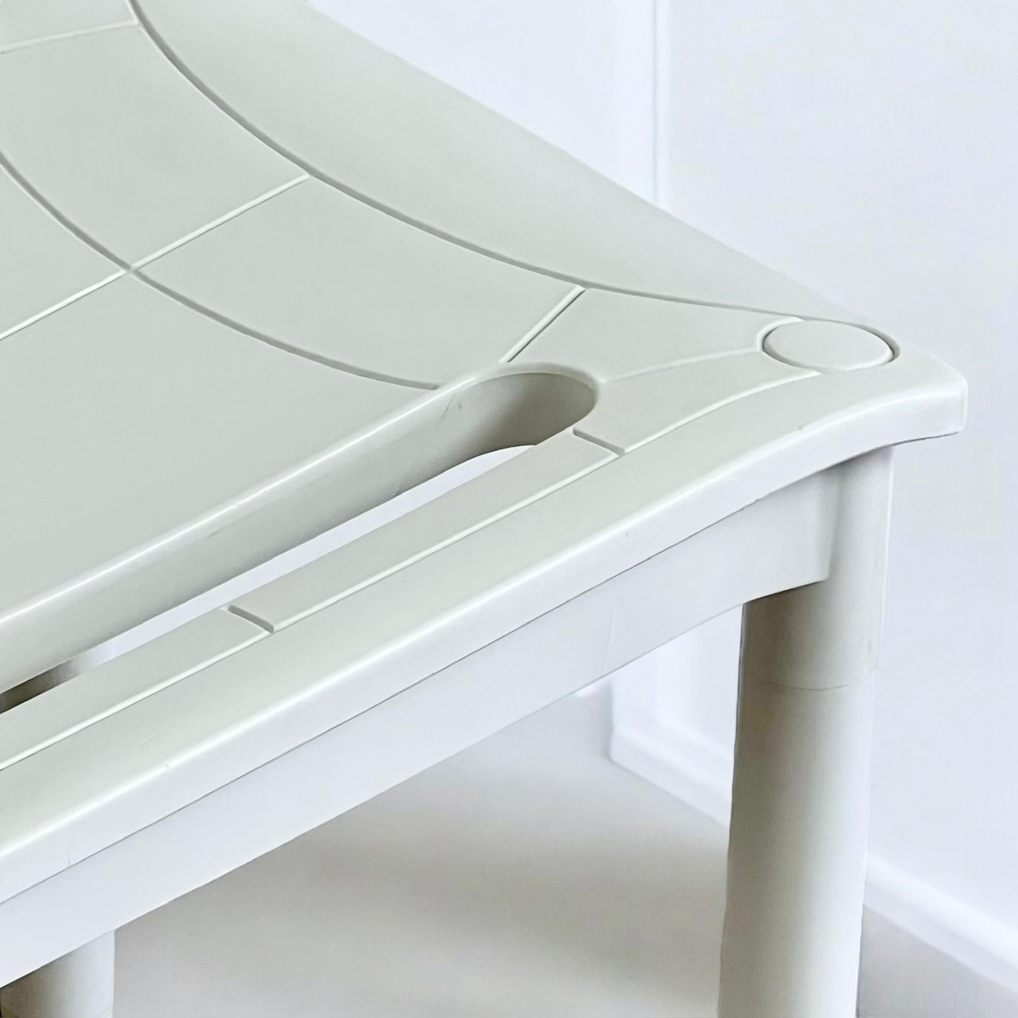 Award-Winning Kartell 4870 Stackable Chairs, Anna Castelli Design, 1980s For Sale 2