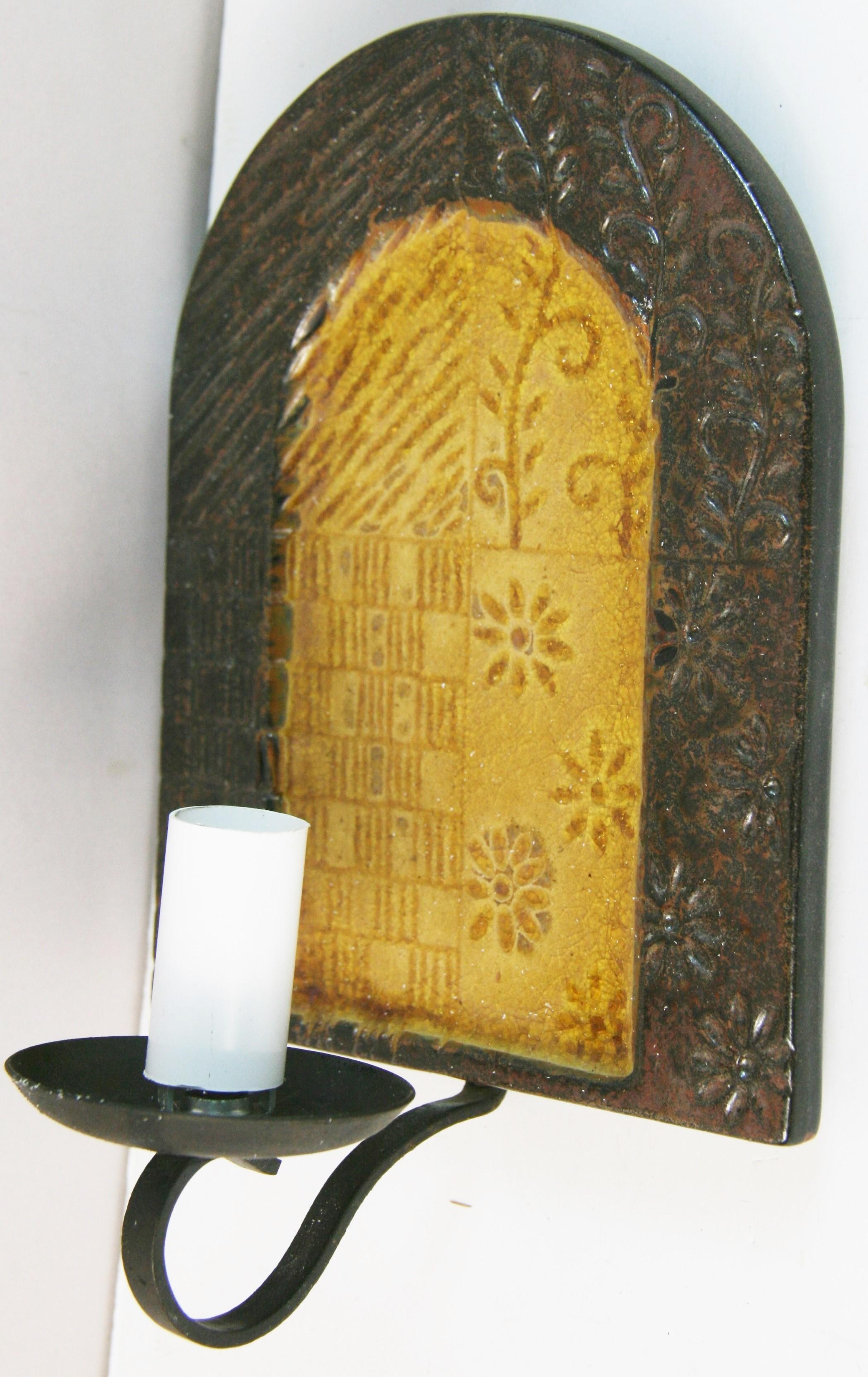 Métal Paire d'appliques en porcelaine et métal Awedish en vente