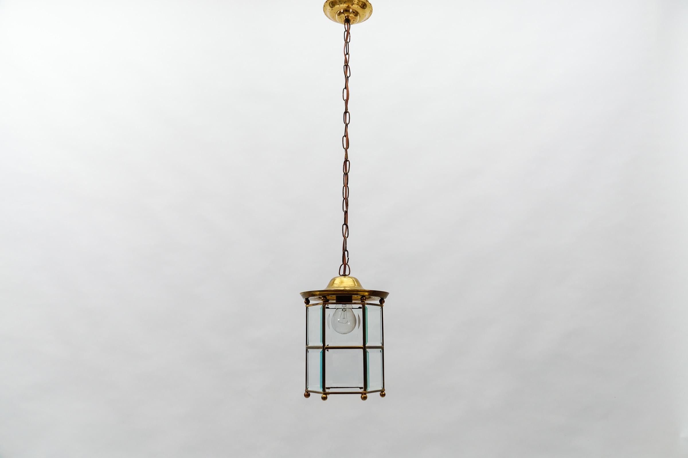 Awesome Adolf Loos Lobmeyr Light Cut Glass and Brass, Austria 1930s

The lamp needs 1 x E27 / E27 Edison screw fit bulbs. It is original wired, in working condition and runs on 110 / 230 volt.

Light bulbs are not included.

It is possible to