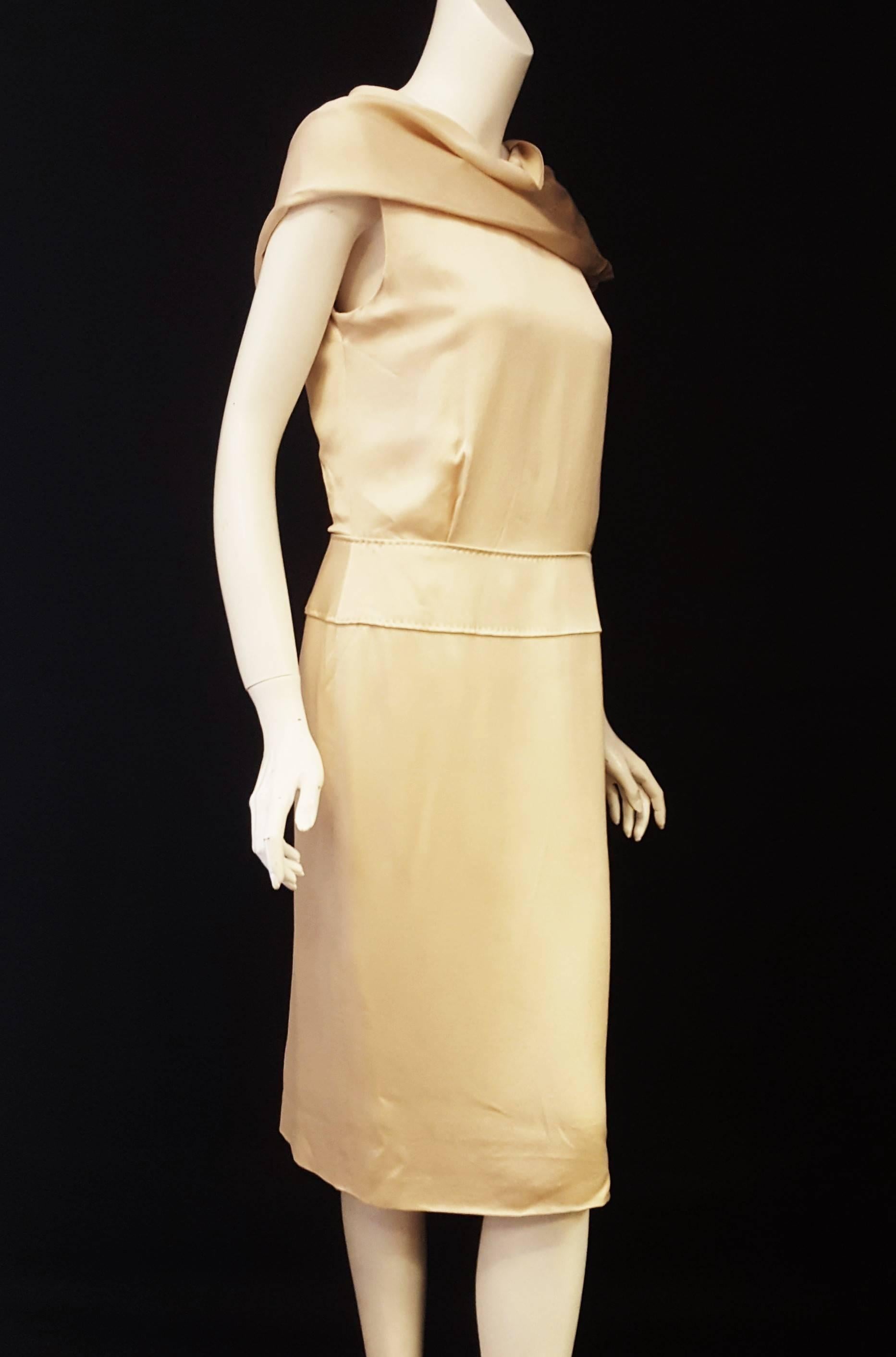 Awesome Alexander McQueen Cowl Neck Beige Hammered Silk Sleeveless Dress  In Excellent Condition For Sale In Palm Beach, FL