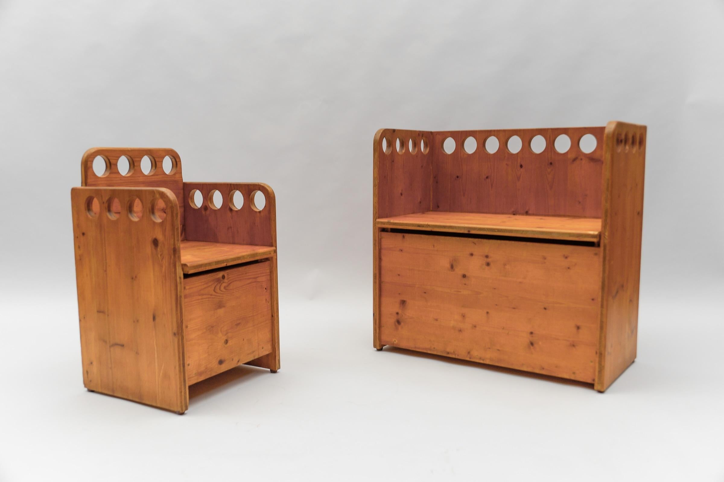 Mid-Century moderno Impressionante e raro set per bambini in legno di pino scandinavo - Sedia e panca, anni '60 in vendita