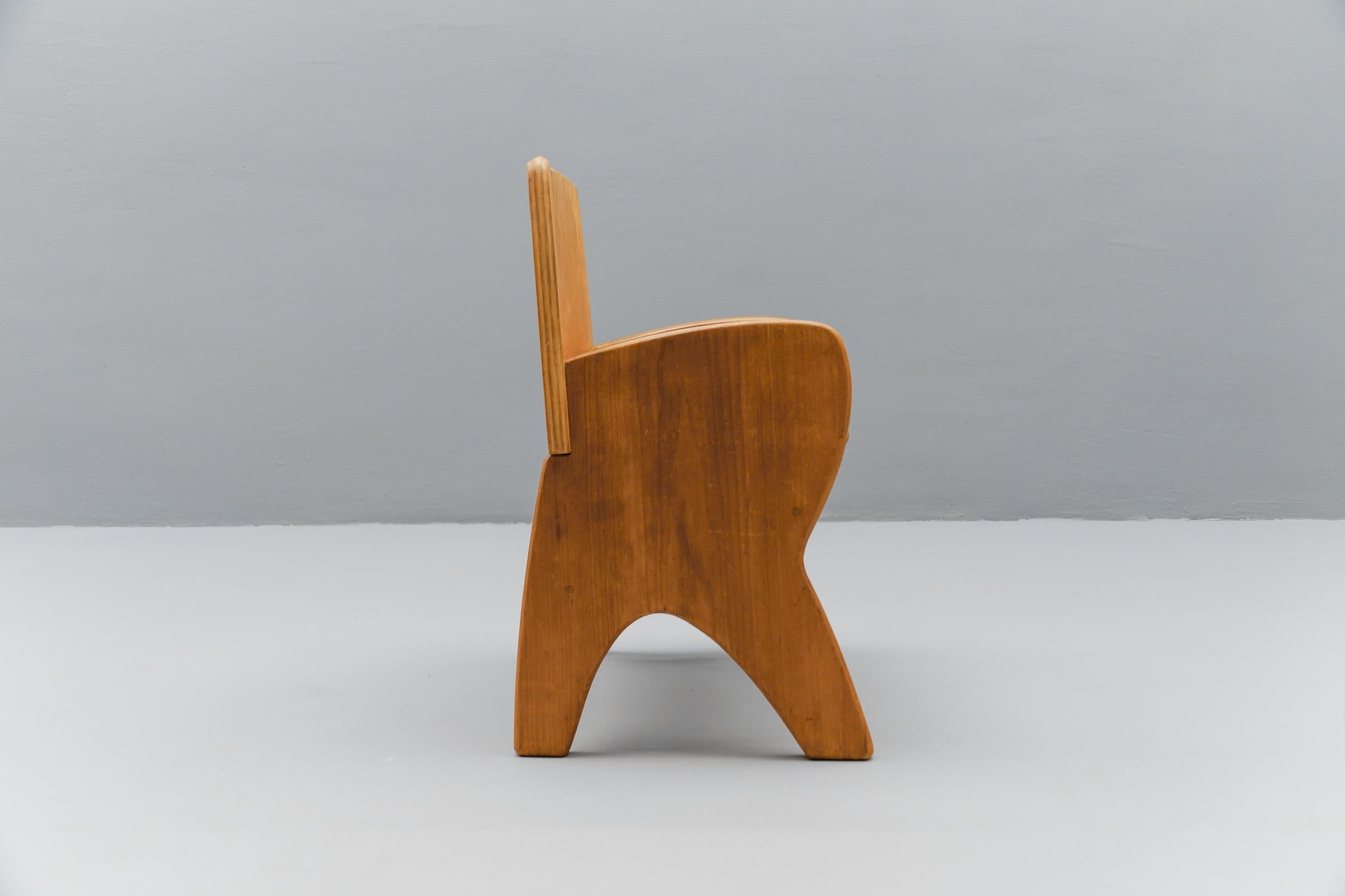 Scandinave Superbe et rare chaise d'enfant scandinave en bois, années 1960 en vente