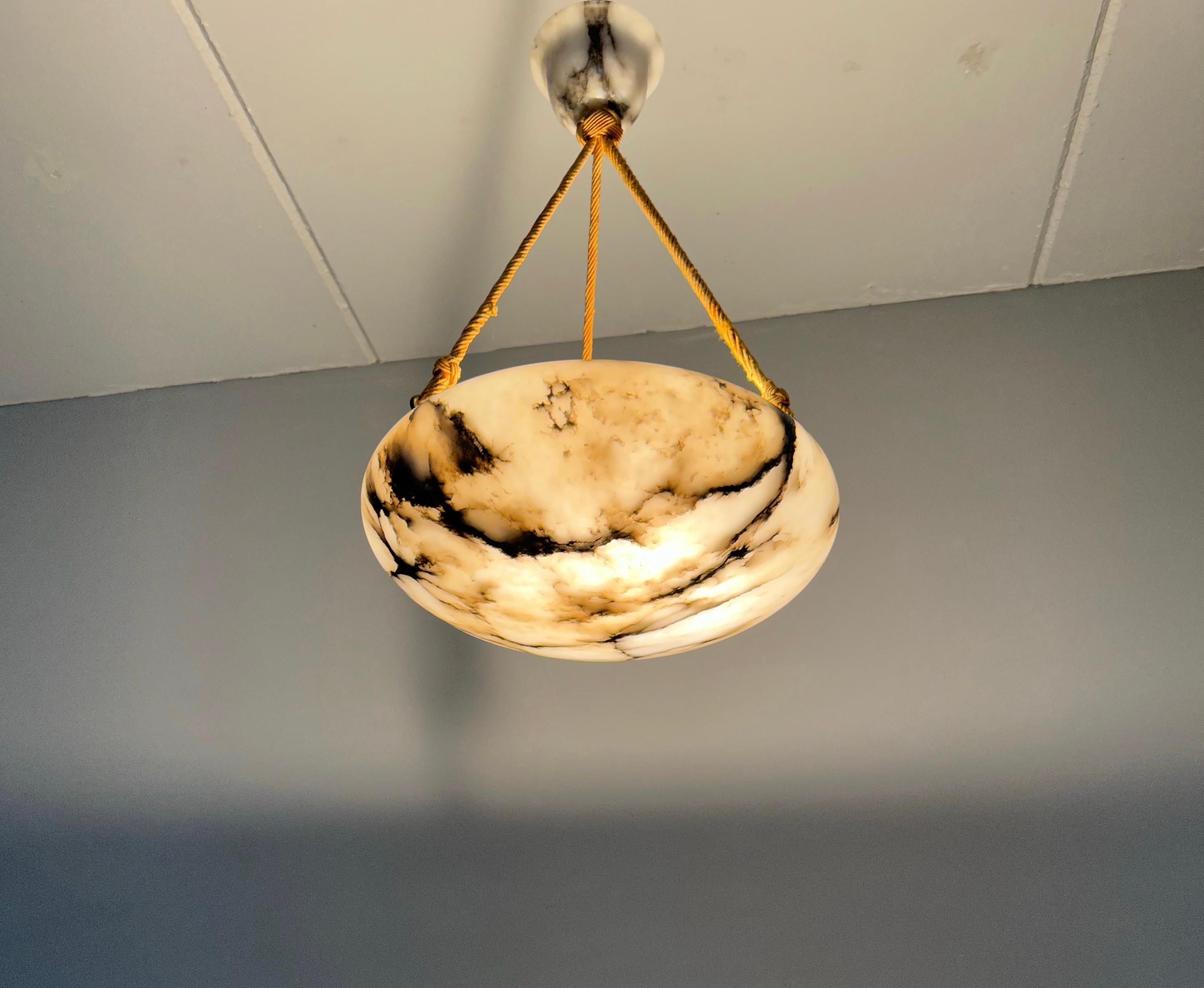 Awesome Art Deco White & Black Alabaster Pendant Light w. Original Canopy & Rope In Excellent Condition In Lisse, NL