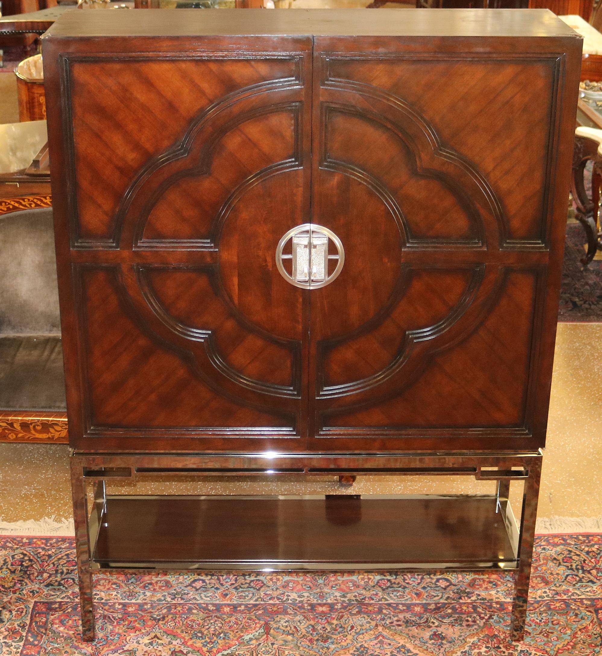 ​Awesome Chin Hua Lotus Bar Cabinet by Century Furniture

Dimensions : 54
