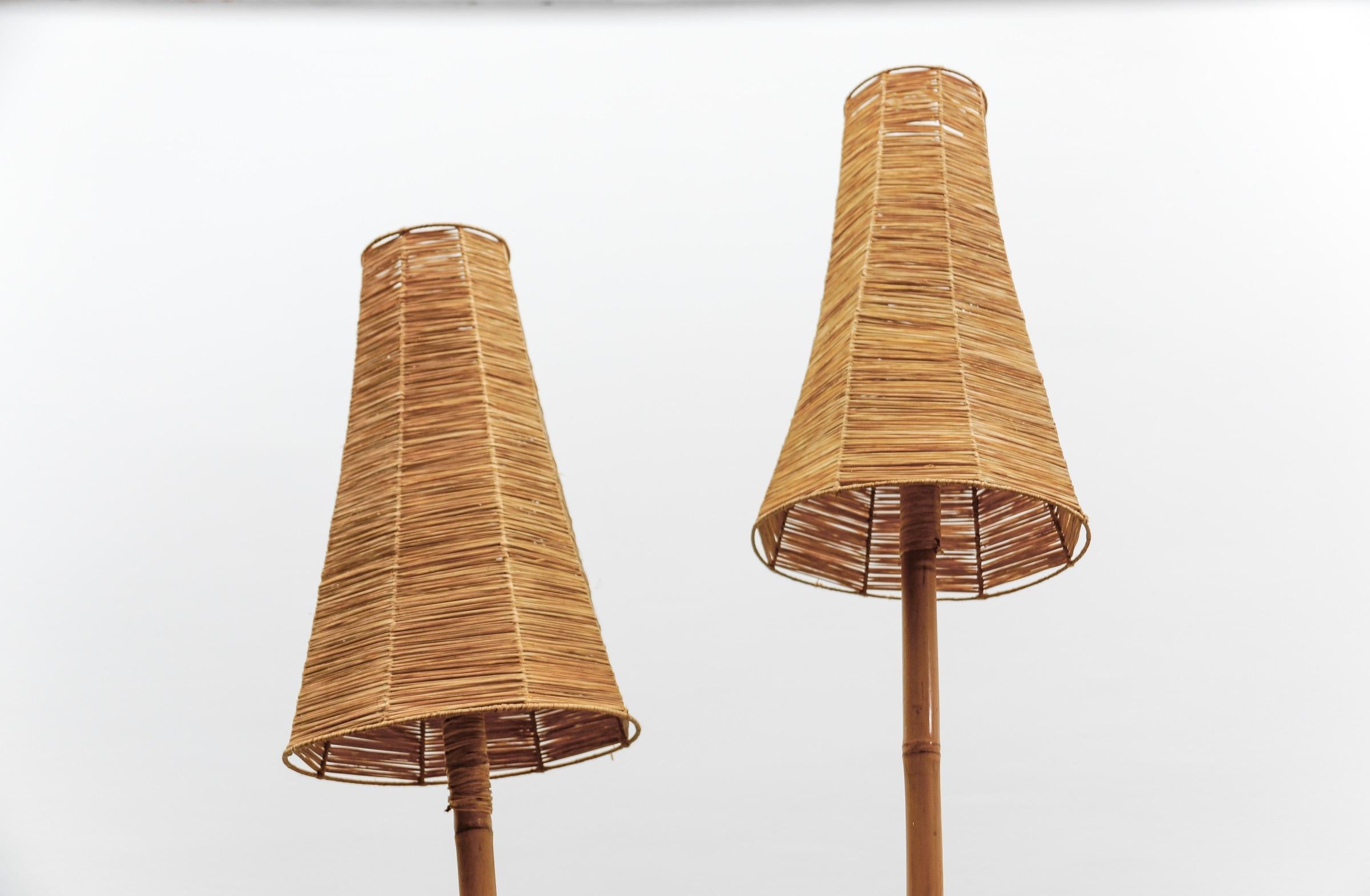 Impresionante lámpara de pie doble de bambú y ratán de mediados de siglo, Italia Años 50 en venta 1