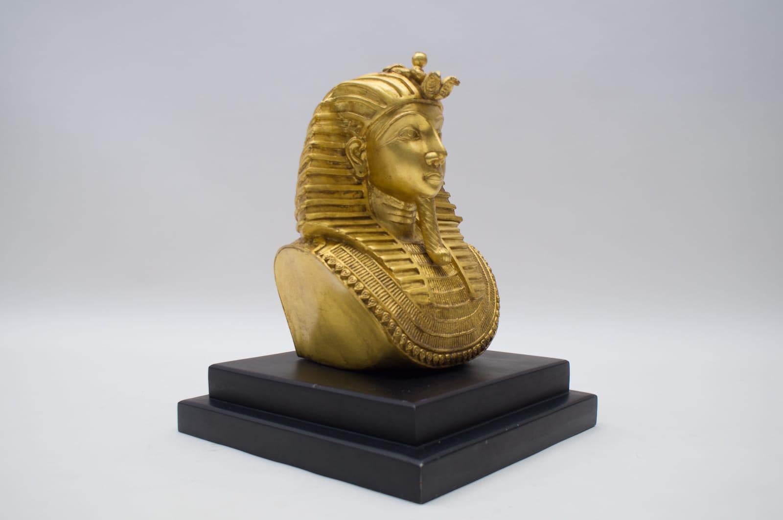 Impresionante Mesa de Centro Egipcia Faraón Ramsés Patas Escultura, años 60, Italia en venta 1