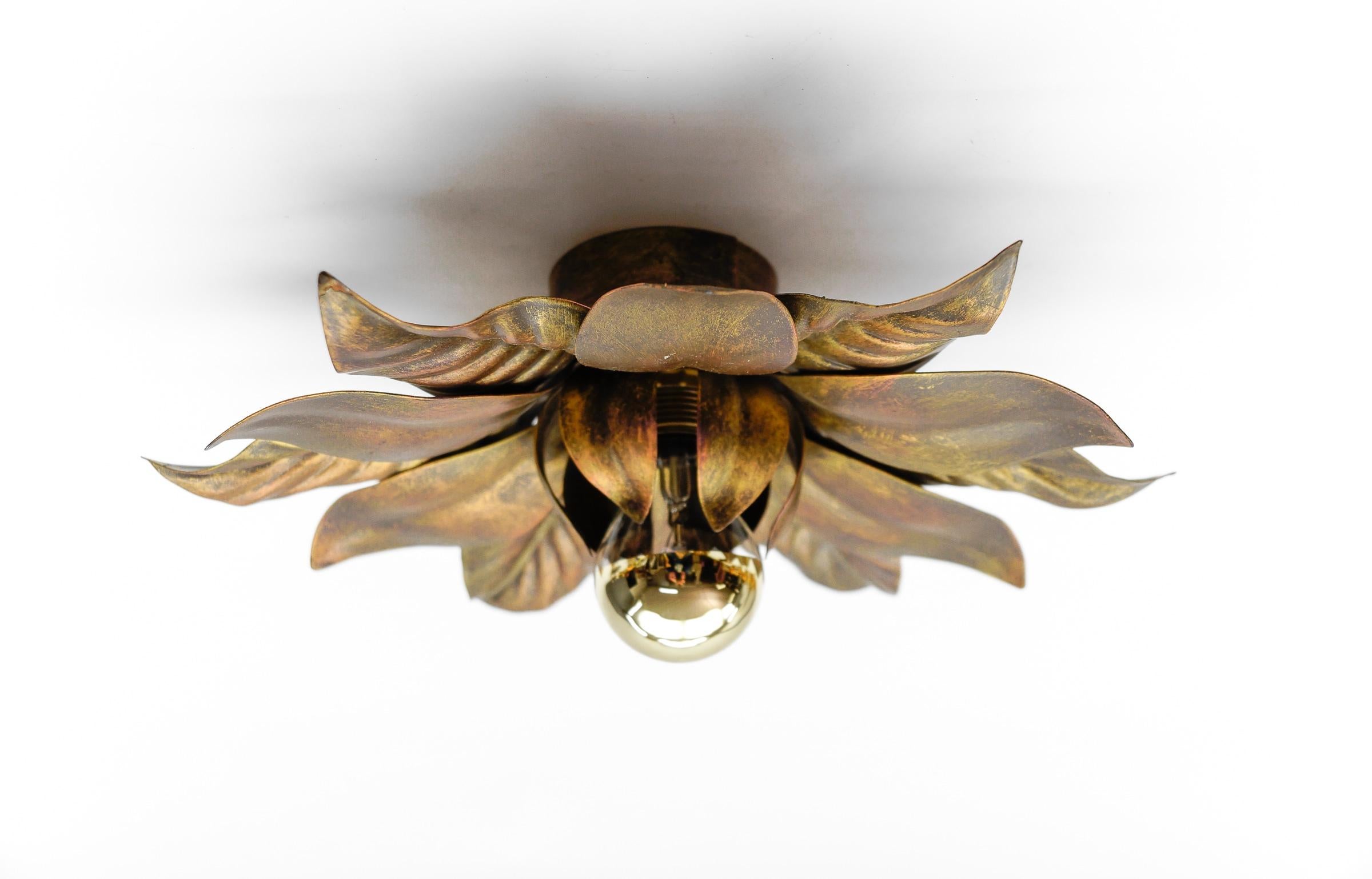 Awesome Gilded Florentine Wall or Ceiling Lamp, Italy 1960s For Sale 1