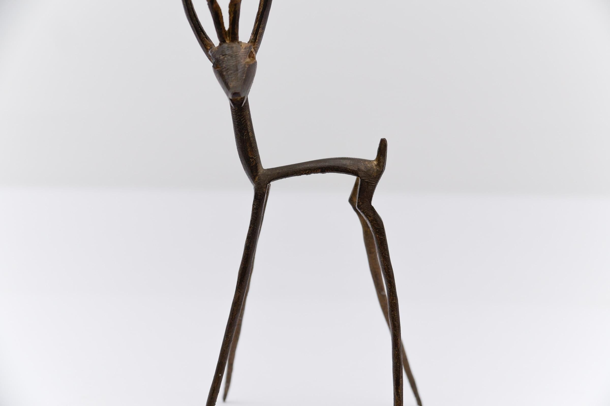 impressionante scultura in bronzo con gazzella fatta a mano, anni '60 in vendita 3