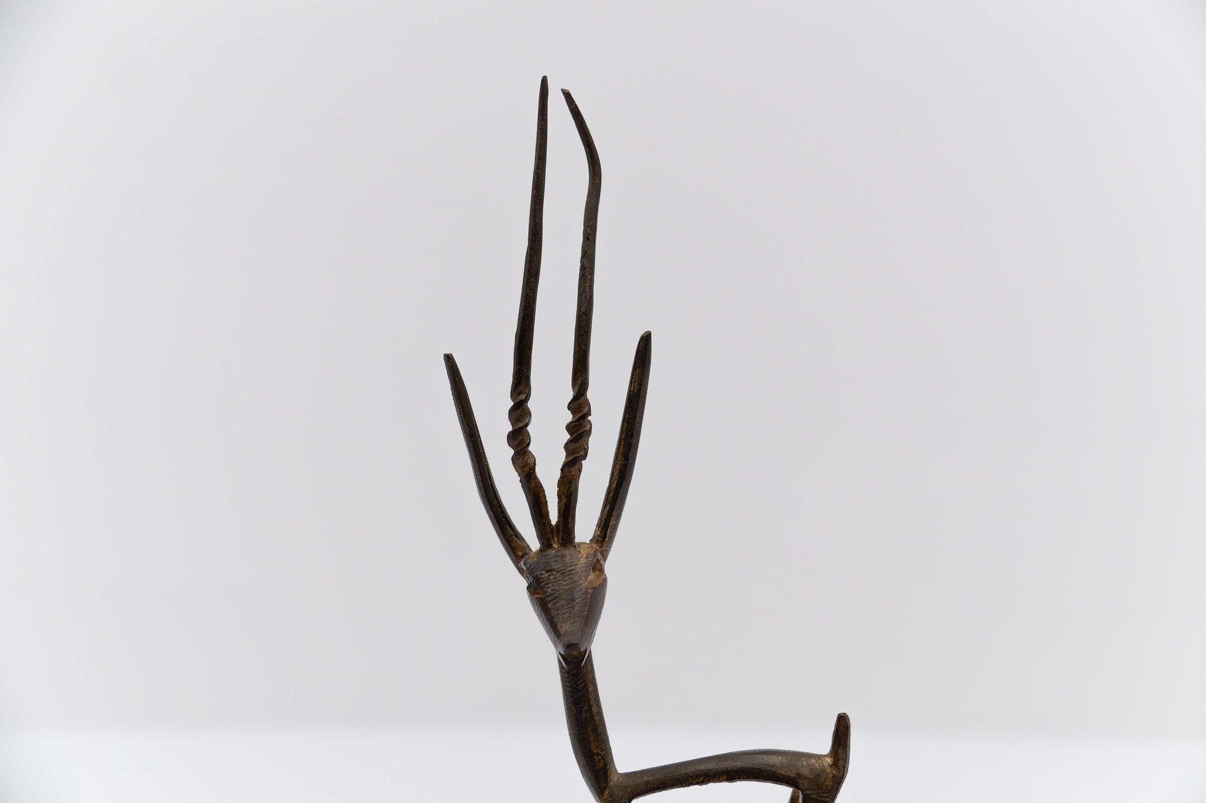 impressionante scultura in bronzo con gazzella fatta a mano, anni '60 in vendita 1