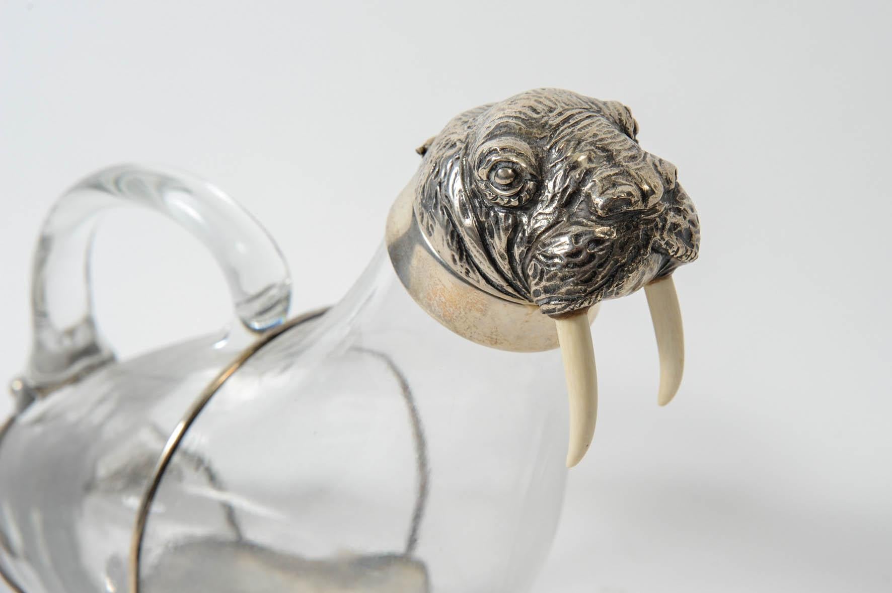 Awesome Lion Sea Decanter in Silver In Excellent Condition In Bois-Colombes, FR