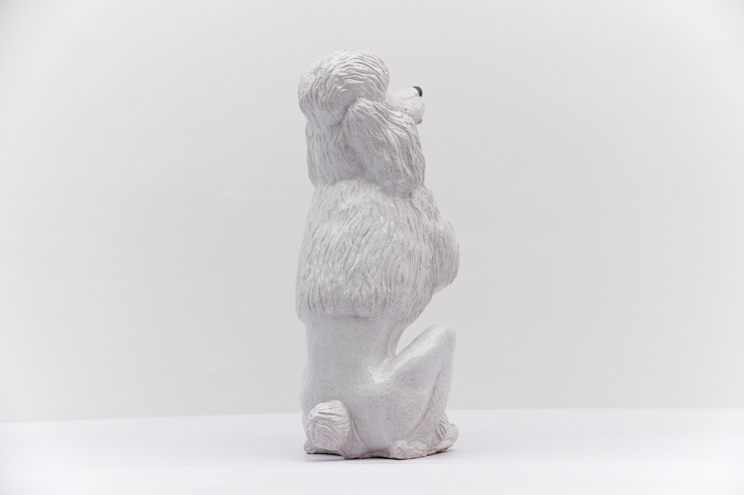 Milieu du XXe siècle Superbe caniche en céramique réaliste d'Italie, années 1960 en vente