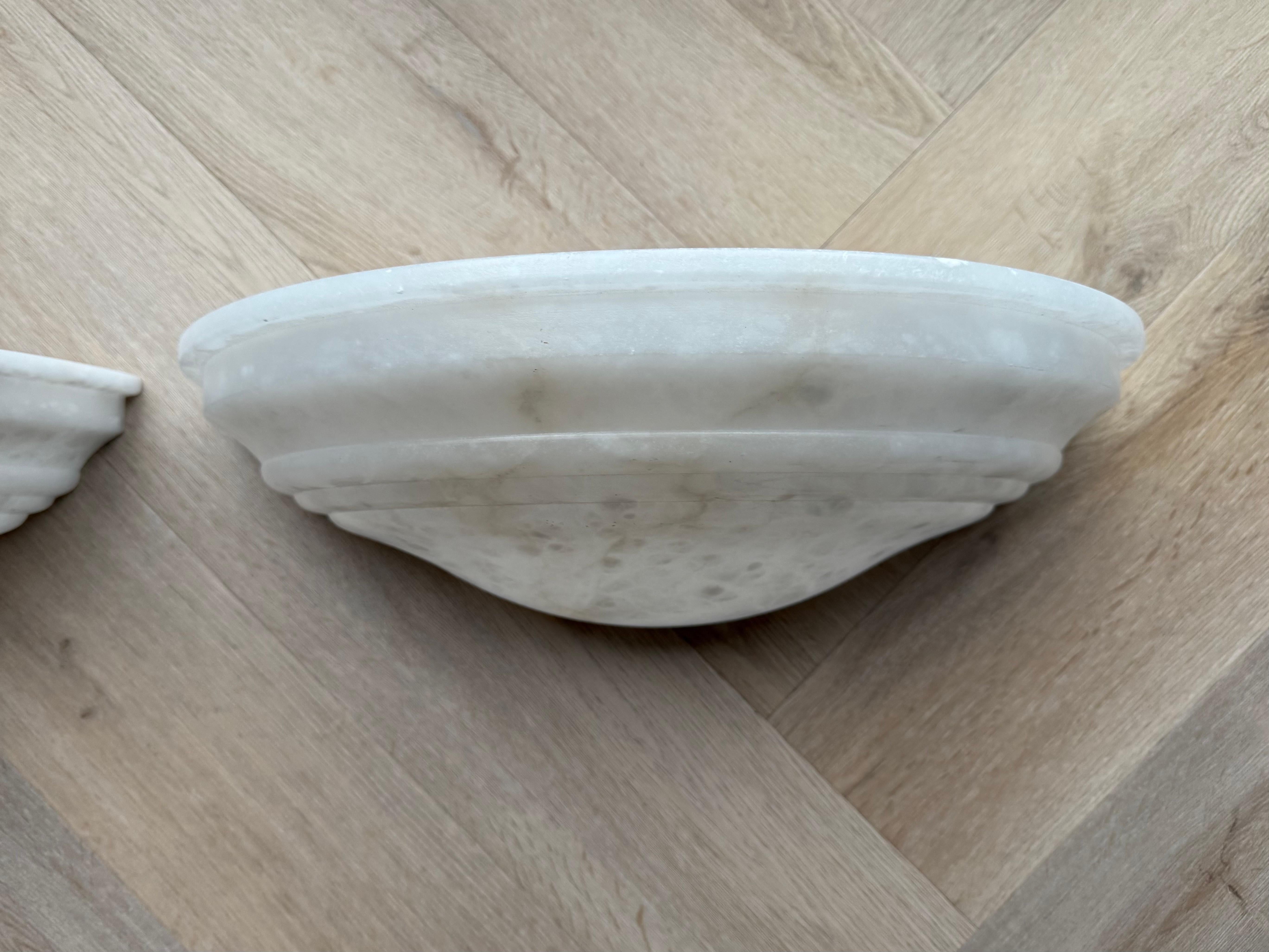 Awesome Shape & Extra Large Pair of Midcentury Made White Alabaster Wall Sconces For Sale 3