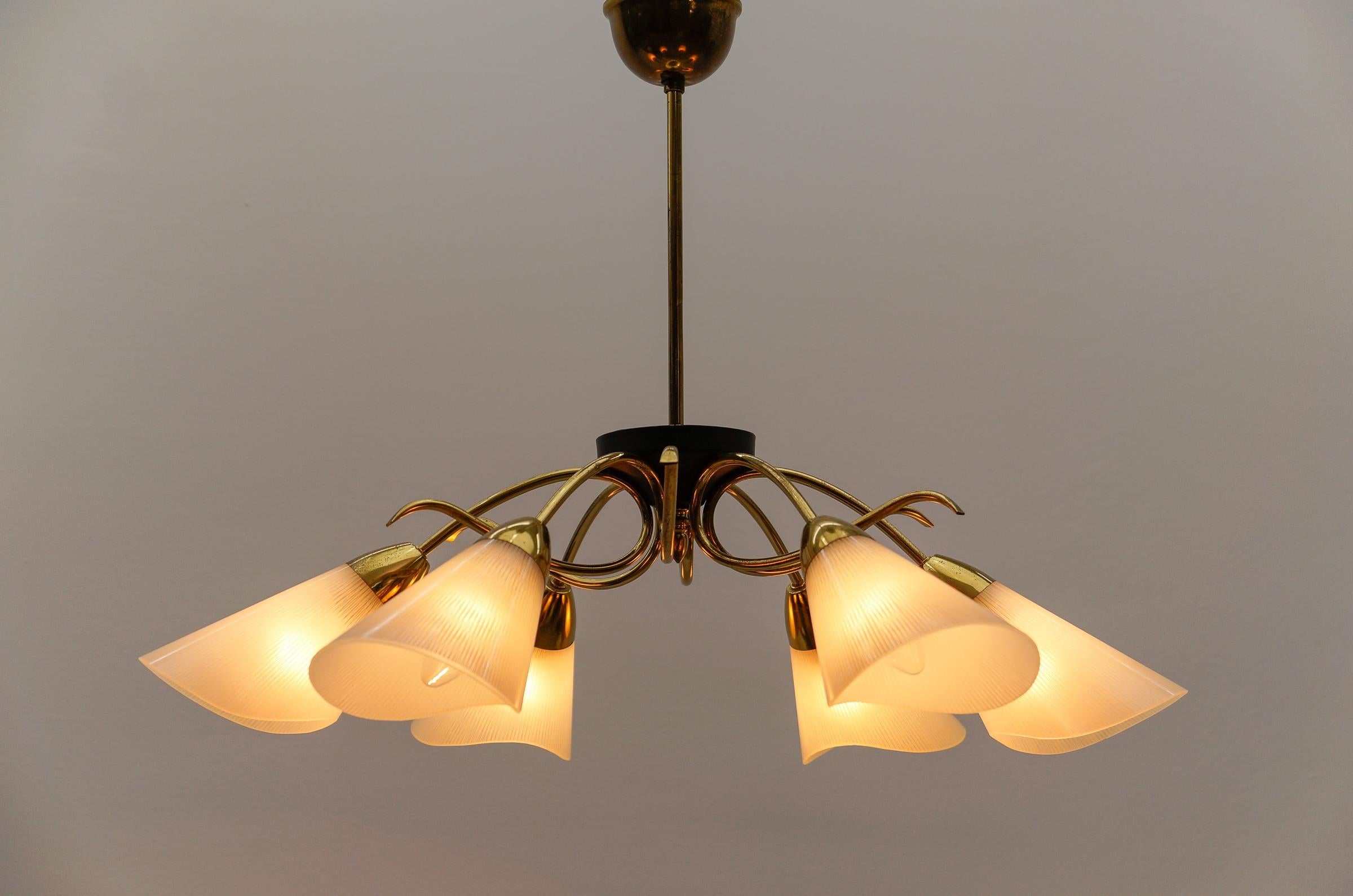 Mid-Century moderno Lampada a ragno alla maniera di Arteluce, Italia, anni '50 in vendita