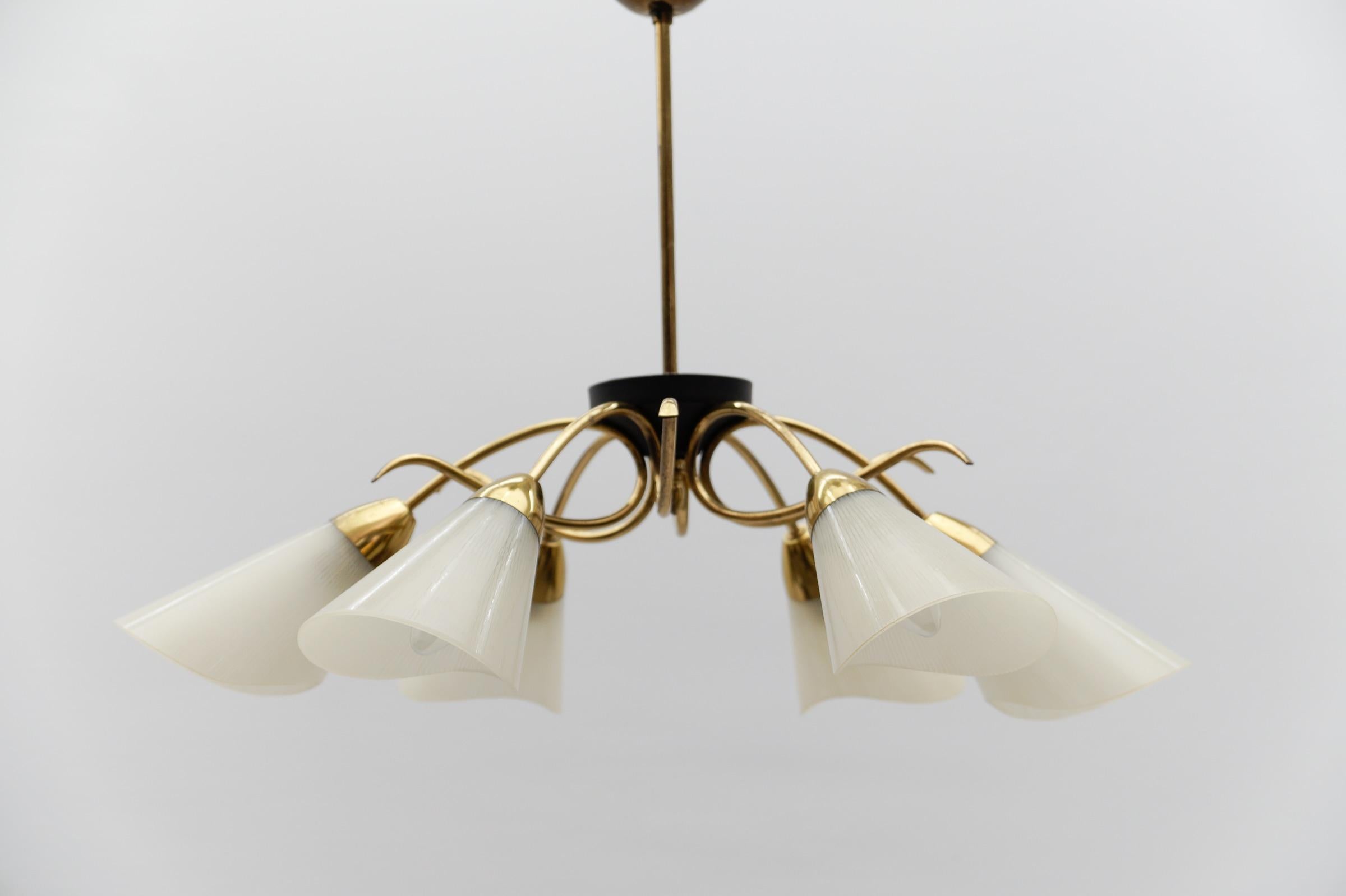 Metallo Lampada a ragno alla maniera di Arteluce, Italia, anni '50 in vendita