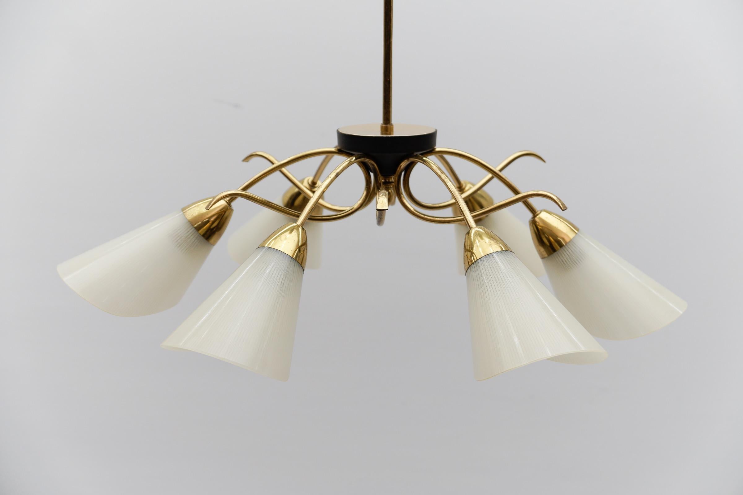 Lampada a ragno alla maniera di Arteluce, Italia, anni '50 in vendita 1