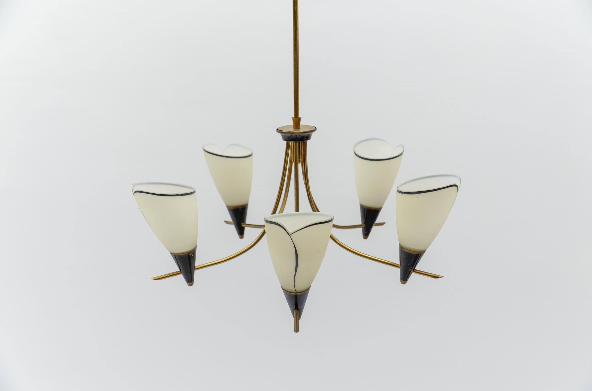 Superbe lampe Sputnik à la manière d'Arteluce, Italie, années 1950 en vente 2