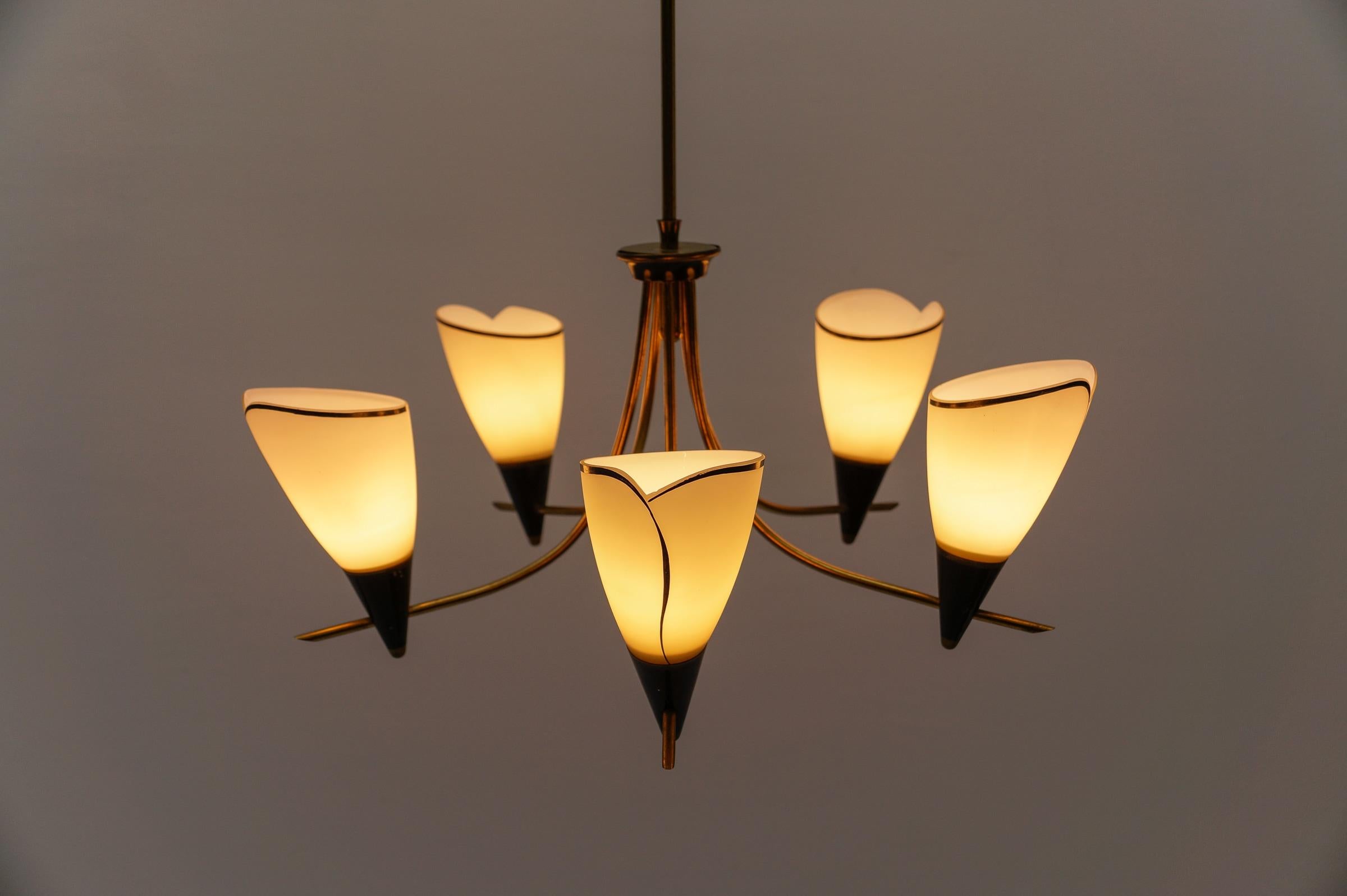 Superbe lampe Sputnik à la manière d'Arteluce, Italie, années 1950 en vente 3