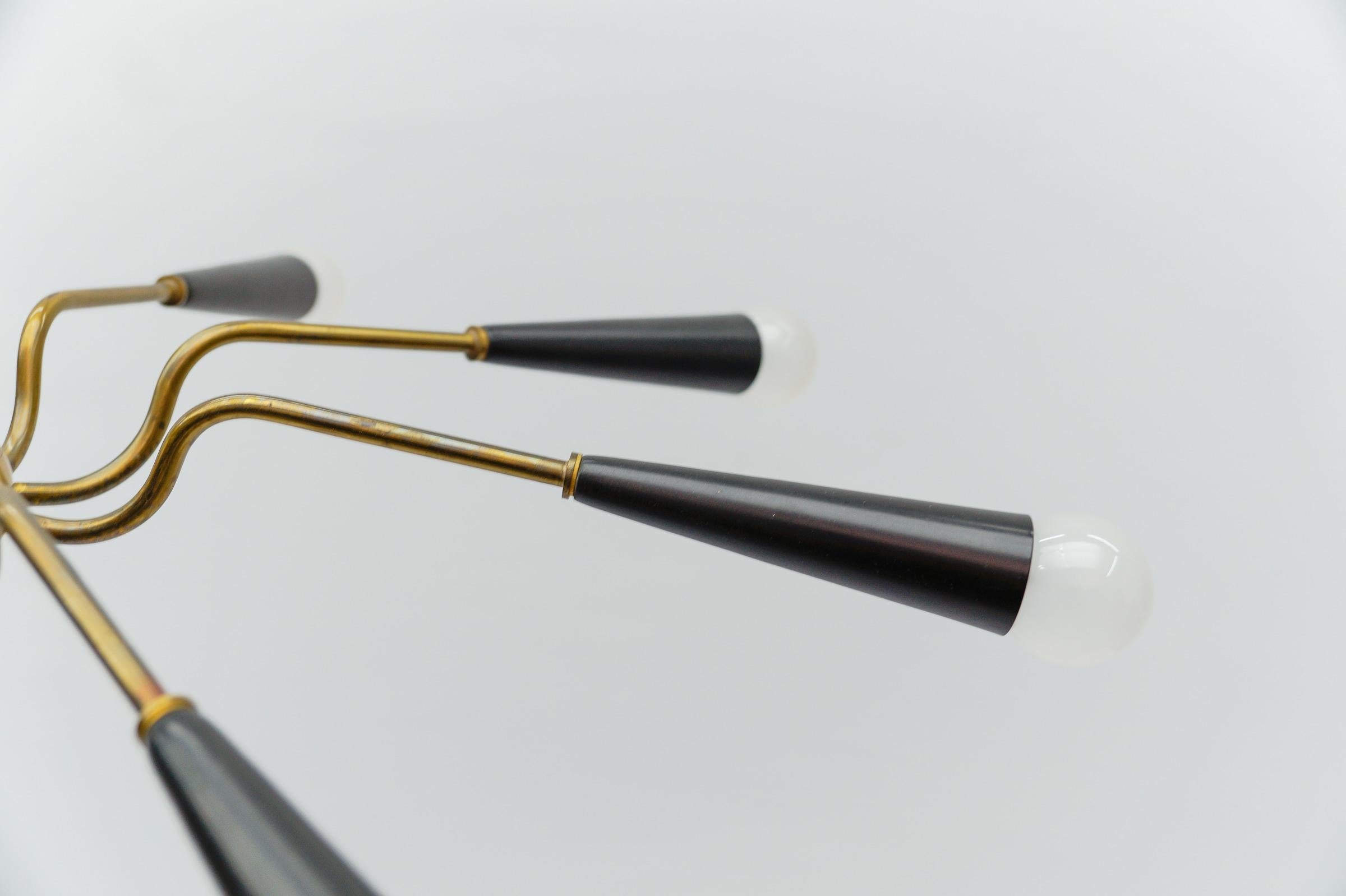 Superbe lampe Sputnik à la manière d'Arteluce, Italie, années 1950 en vente 6