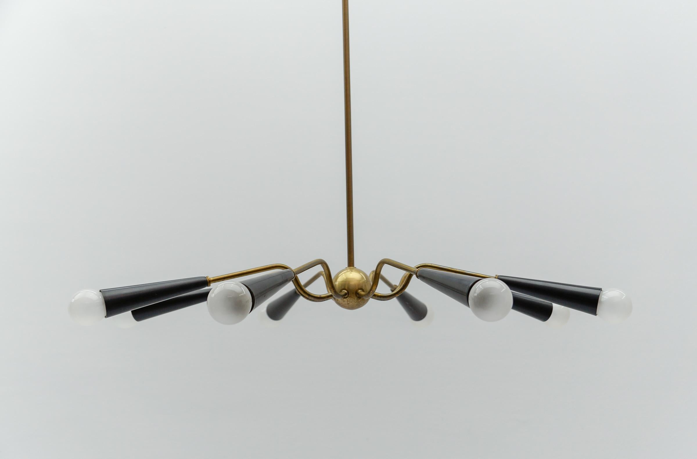 Mid-Century Modern Superbe lampe Sputnik à la manière d'Arteluce, Italie, années 1950 en vente