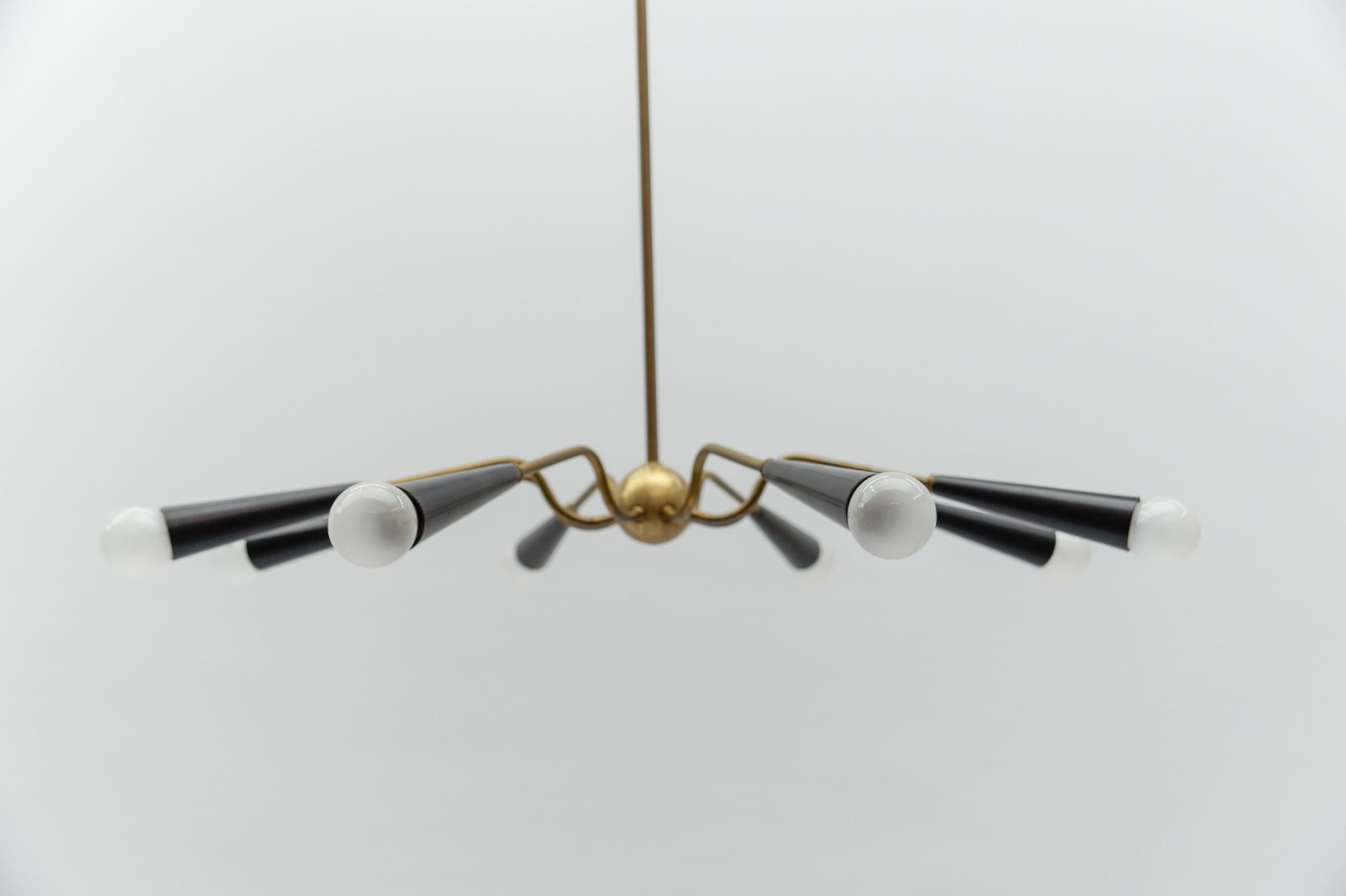 Superbe lampe Sputnik à la manière d'Arteluce, Italie, années 1950 Bon état - En vente à Nürnberg, Bayern