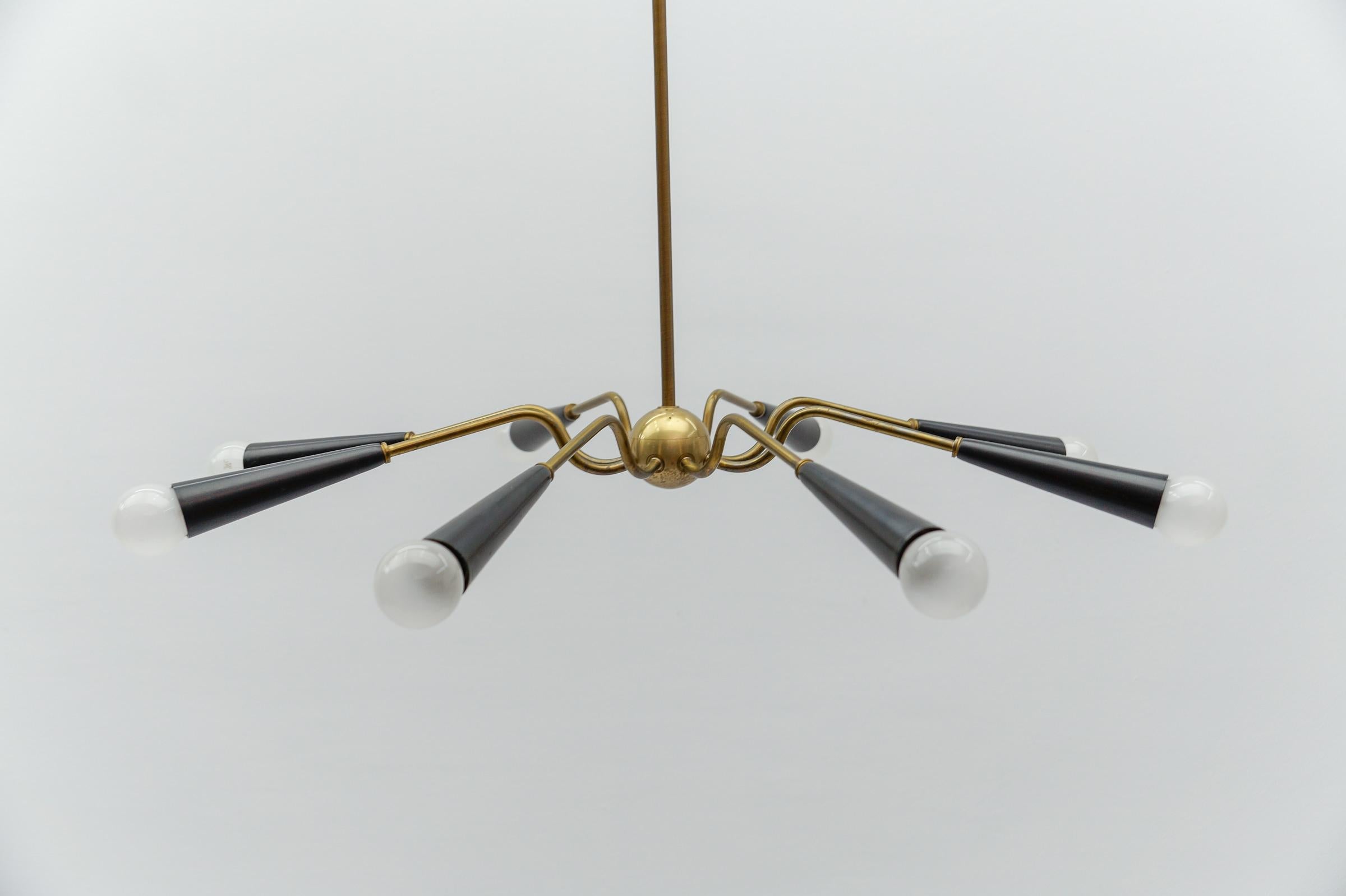 Milieu du XXe siècle Superbe lampe Sputnik à la manière d'Arteluce, Italie, années 1950 en vente