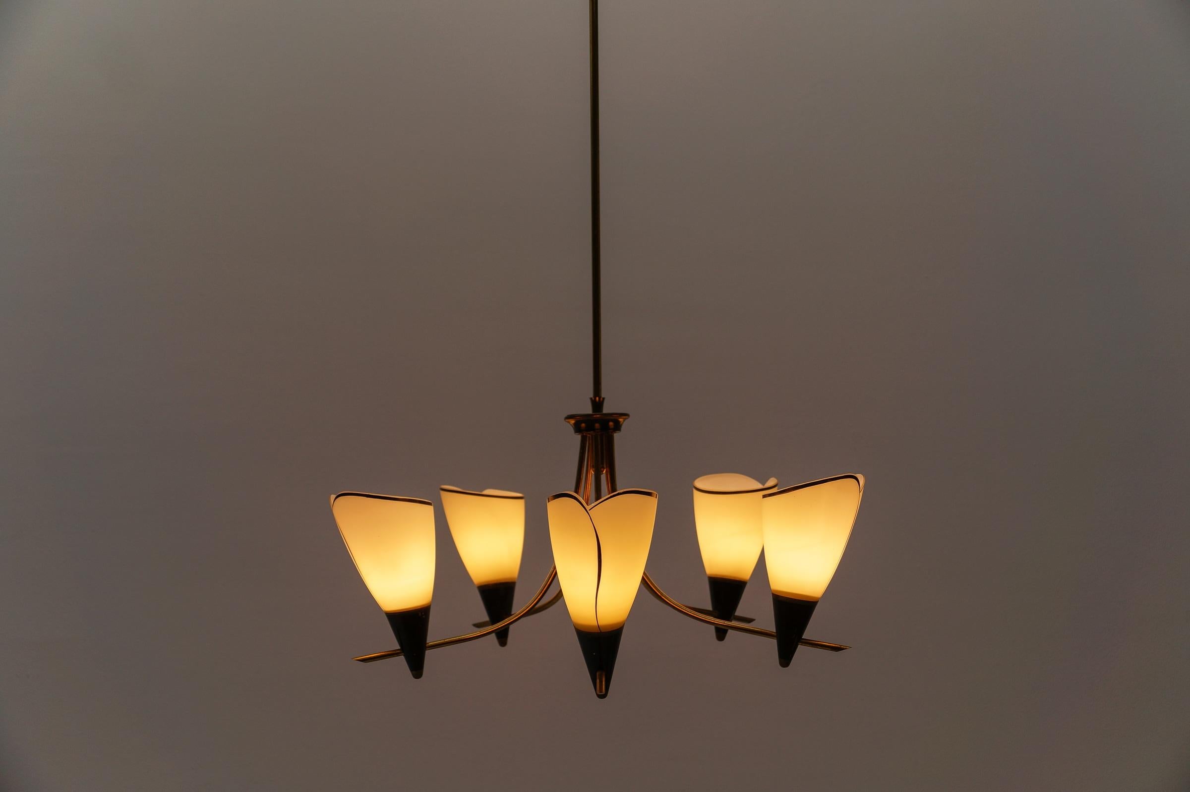 Superbe lampe Sputnik à la manière d'Arteluce, Italie, années 1950 en vente 1