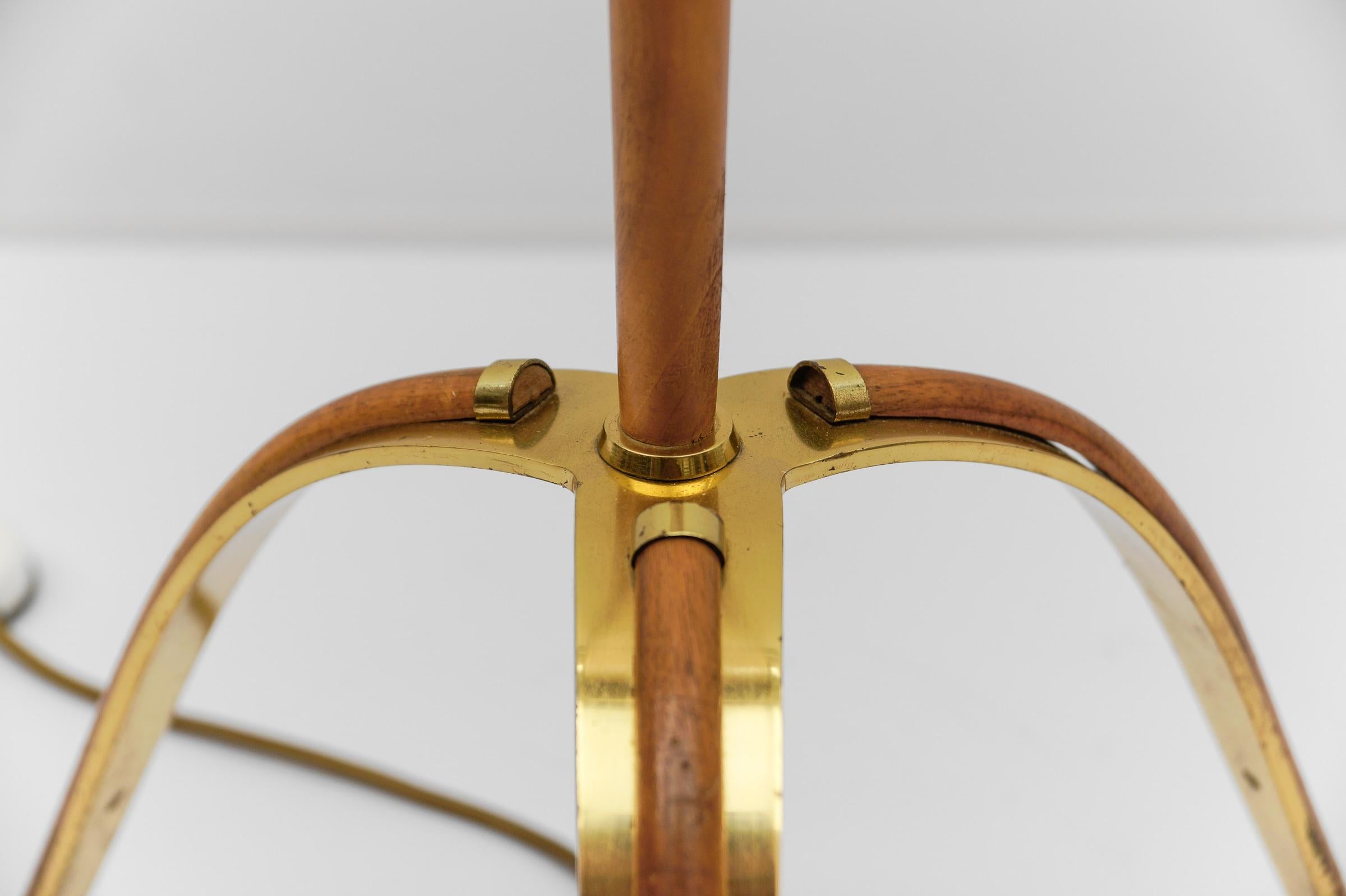 Superbe lampadaire tripode en cerisier et laiton, années 1950 en vente 6