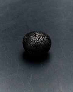 Bouton Awl en laiton noirci par V.I.I.