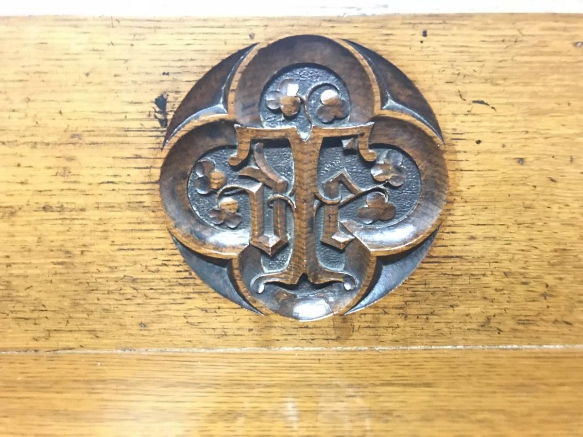 Hand-Carved A.W.N. Pugin, J C Crace Gothic Revival Carved Oak Library, Hall or Serving Table For Sale