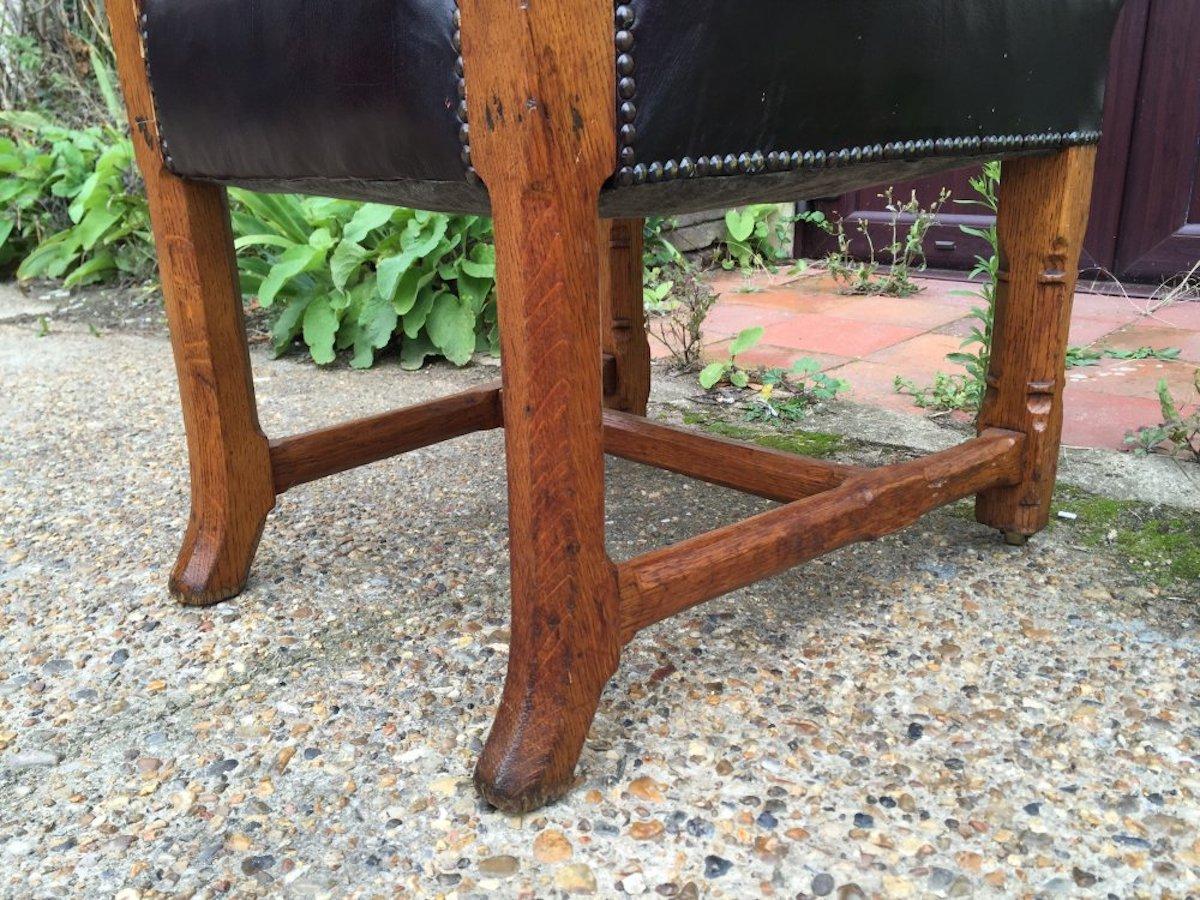 Chêne Paire de chaises de salle à manger en chêne de style néo-gothique pour le palais de Westminster en vente