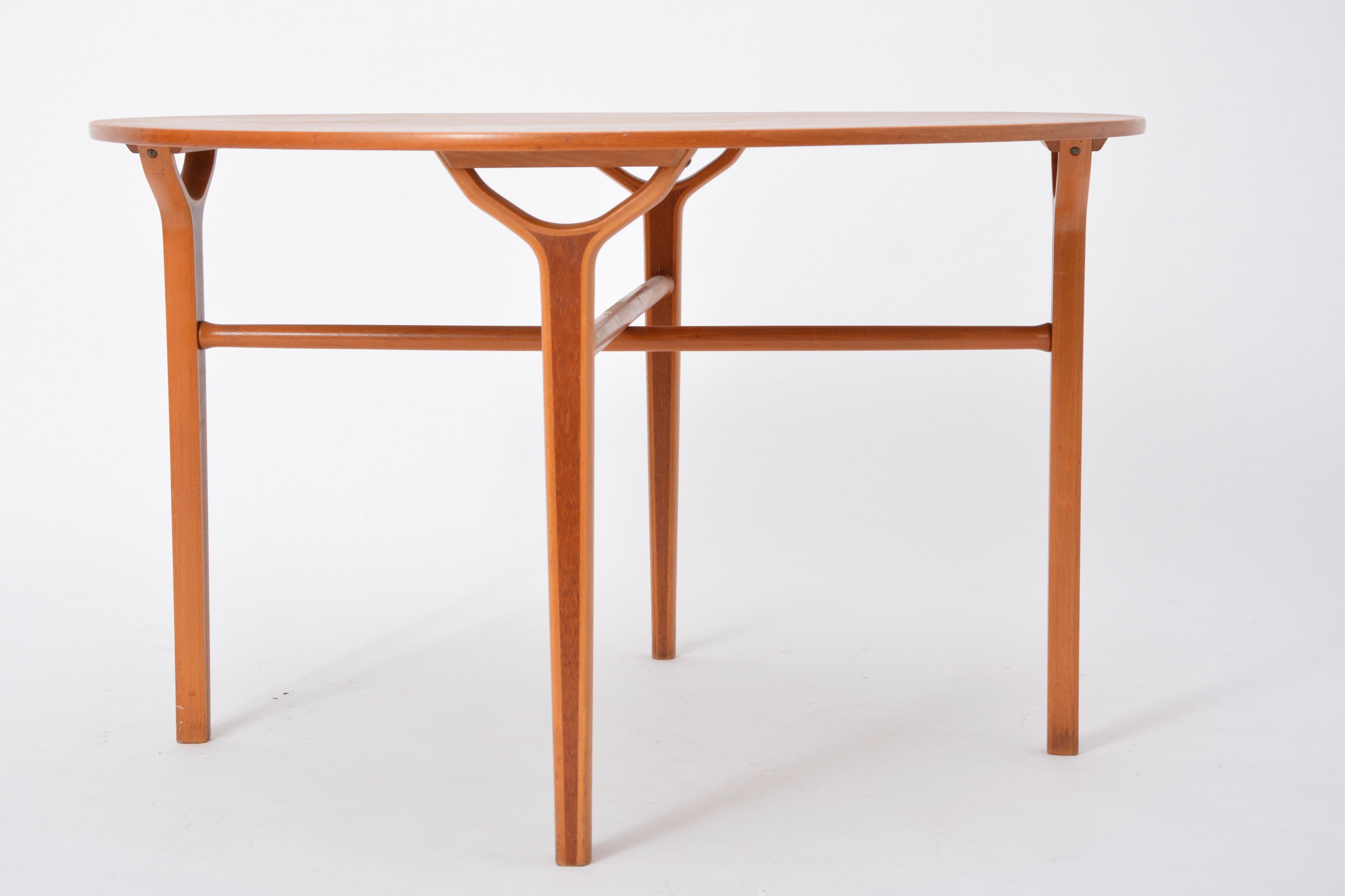 Danois Table Ax danoise moderne du milieu du siècle, de Peter Hvidt et Orla Mølgaard-Nielsen en vente