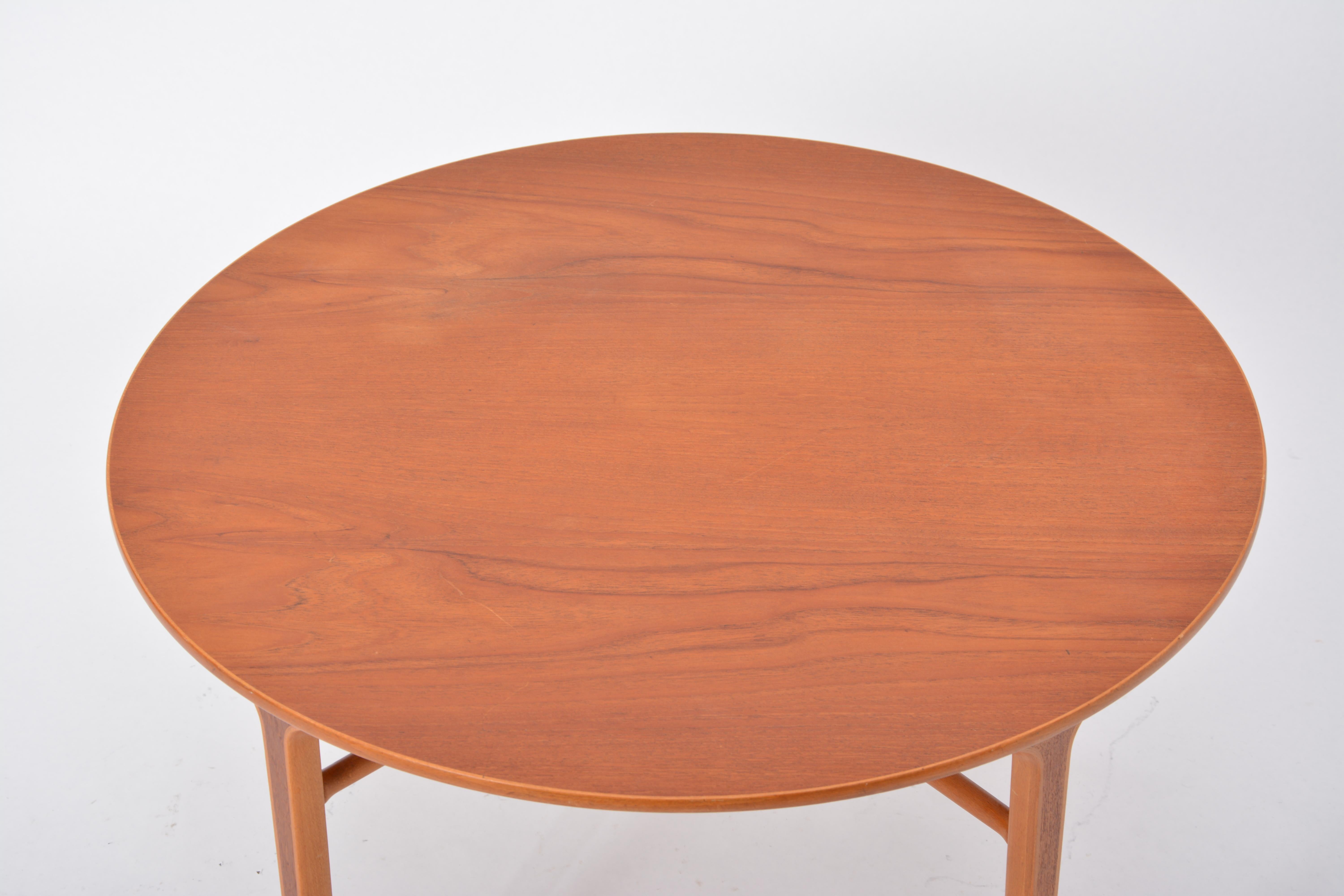 Dänischer Tisch Ax aus der Jahrhundertmitte von Peter Hvidt und Orla Mølgaard-Nielsen (Buchenholz) im Angebot