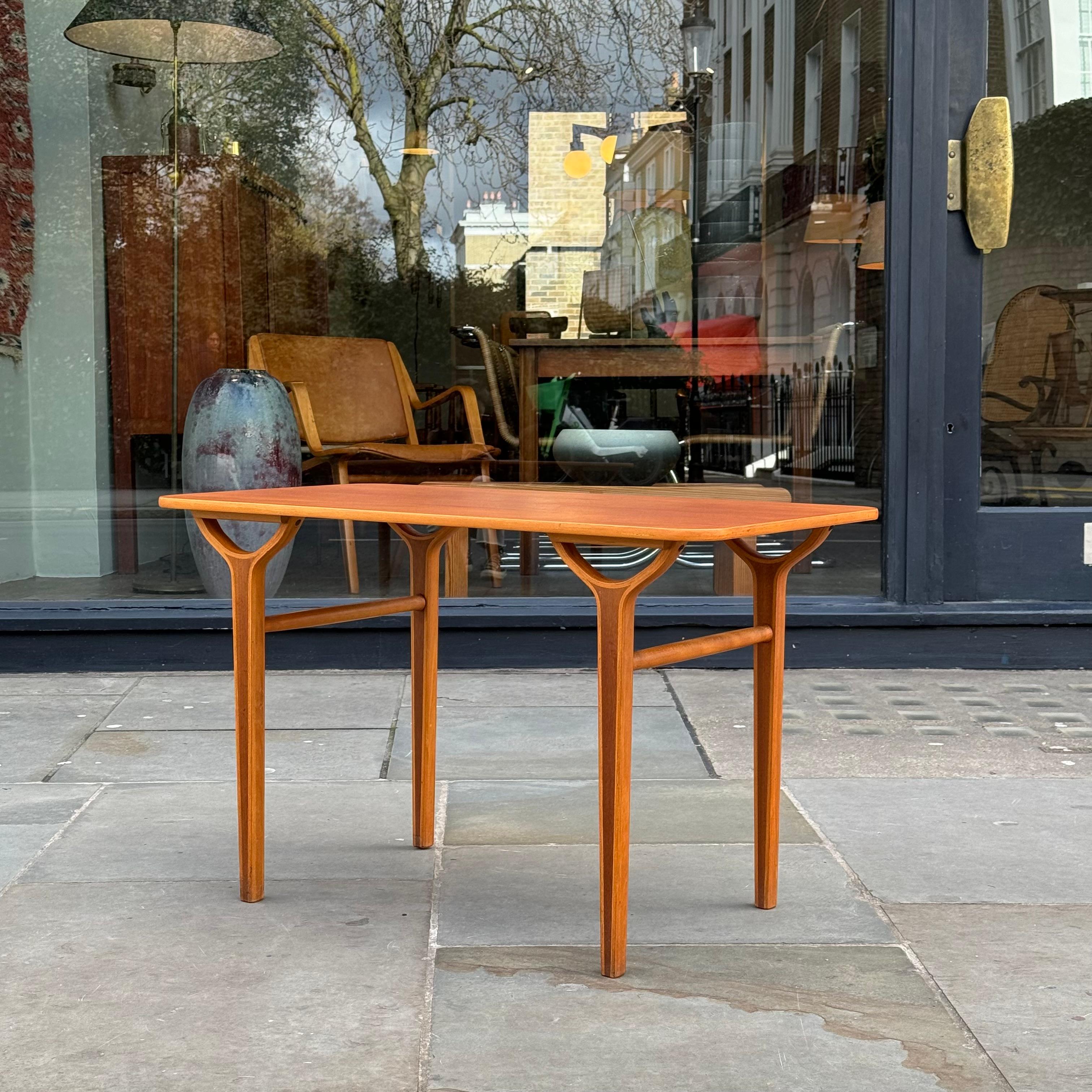AX Table Hvidt & Mølgaard Denmark, 1950s In Good Condition For Sale In London, GB