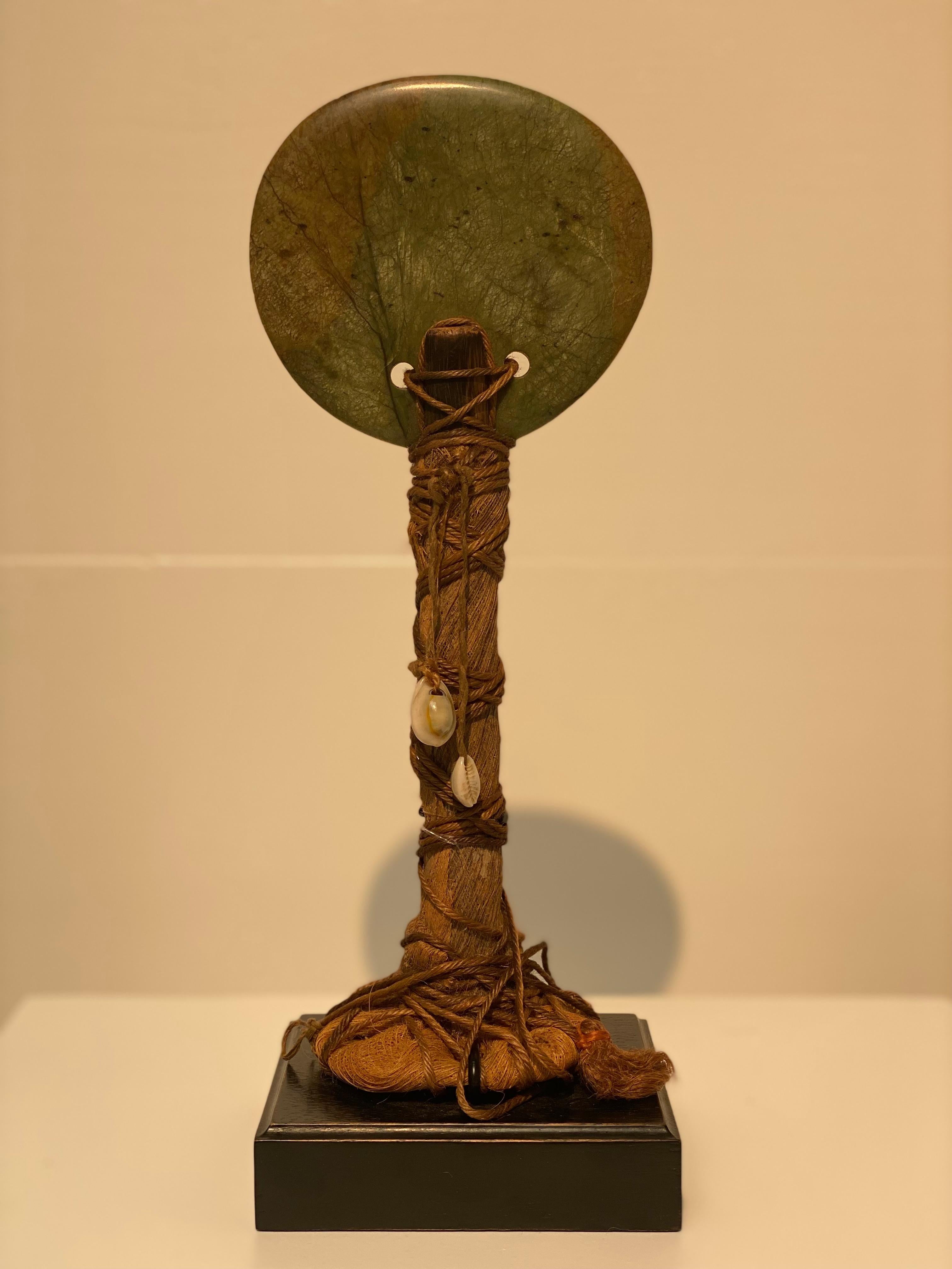 An unusual Ceremonial Axe GIOKONO, New Caledonia, Kanak,
ex collectie-on Cristophe Evers,
brought by Michael Merton,French administrator who bought it back in 1953.
this so called Monstrance Axe is exquisitely crafted,
beautiful, glossy patina from