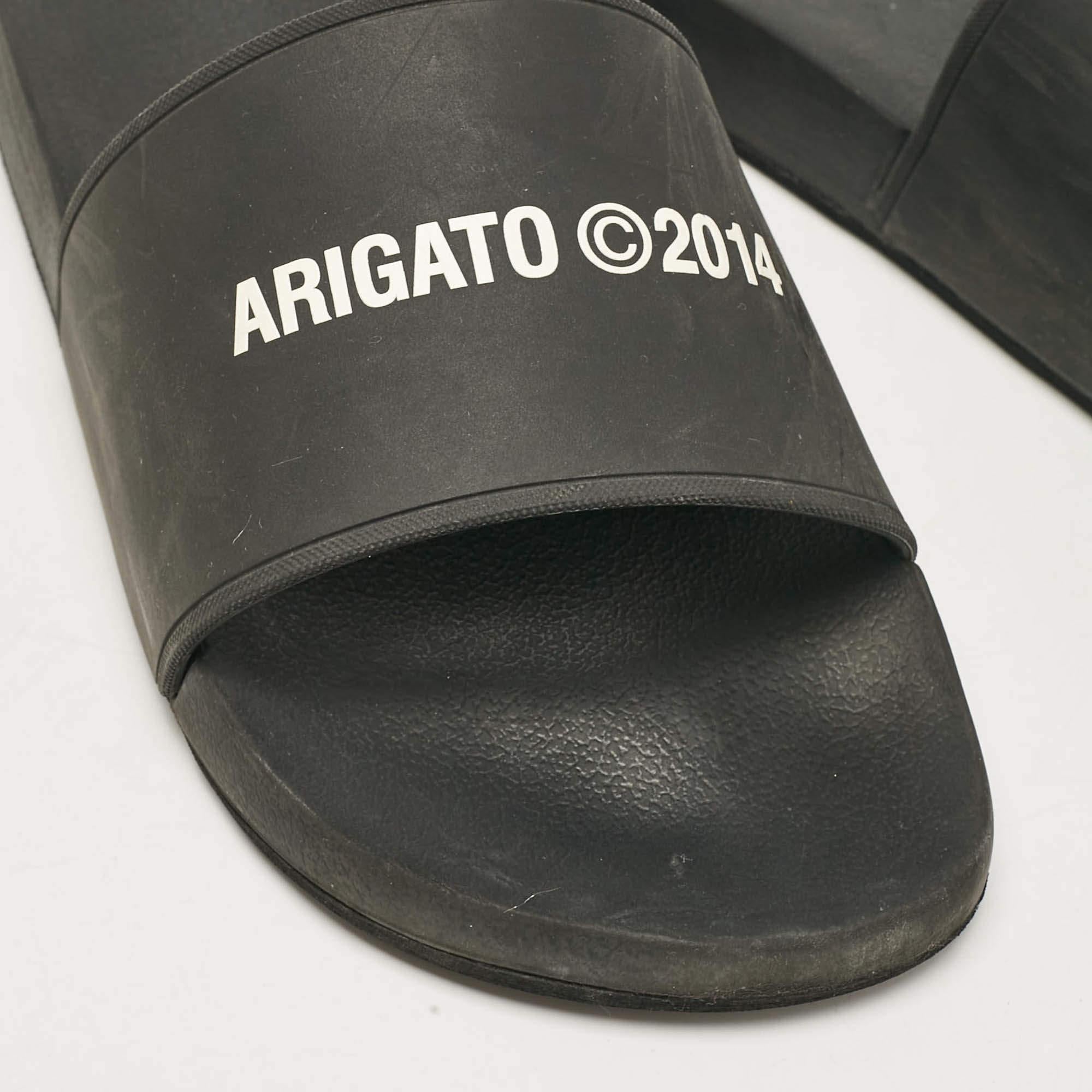 Axel Arigato Slides de piscine en caoutchouc noir Taille 42 en vente 2