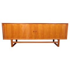 Buffet danois en teck à motif tambour conçu par Axel Christensen