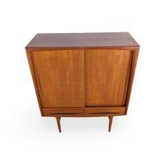 Armoire haute « Midcentury » en teck d'Axel Christensen, Aco Møbler