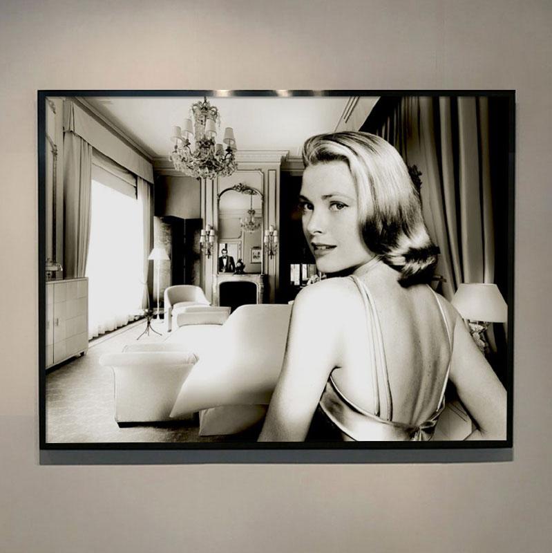 AXEL CRIEGER
Amazing Grace - Grace Kelly, 2020

47 x 63 inches - Edition of 12
120 x 160 cm - Edition of 12

Chromogenic Print - Framed (Black matt)

Signed on verso - Signature Label - Certificate of Authenticity

Axel Crieger’s work aims to design