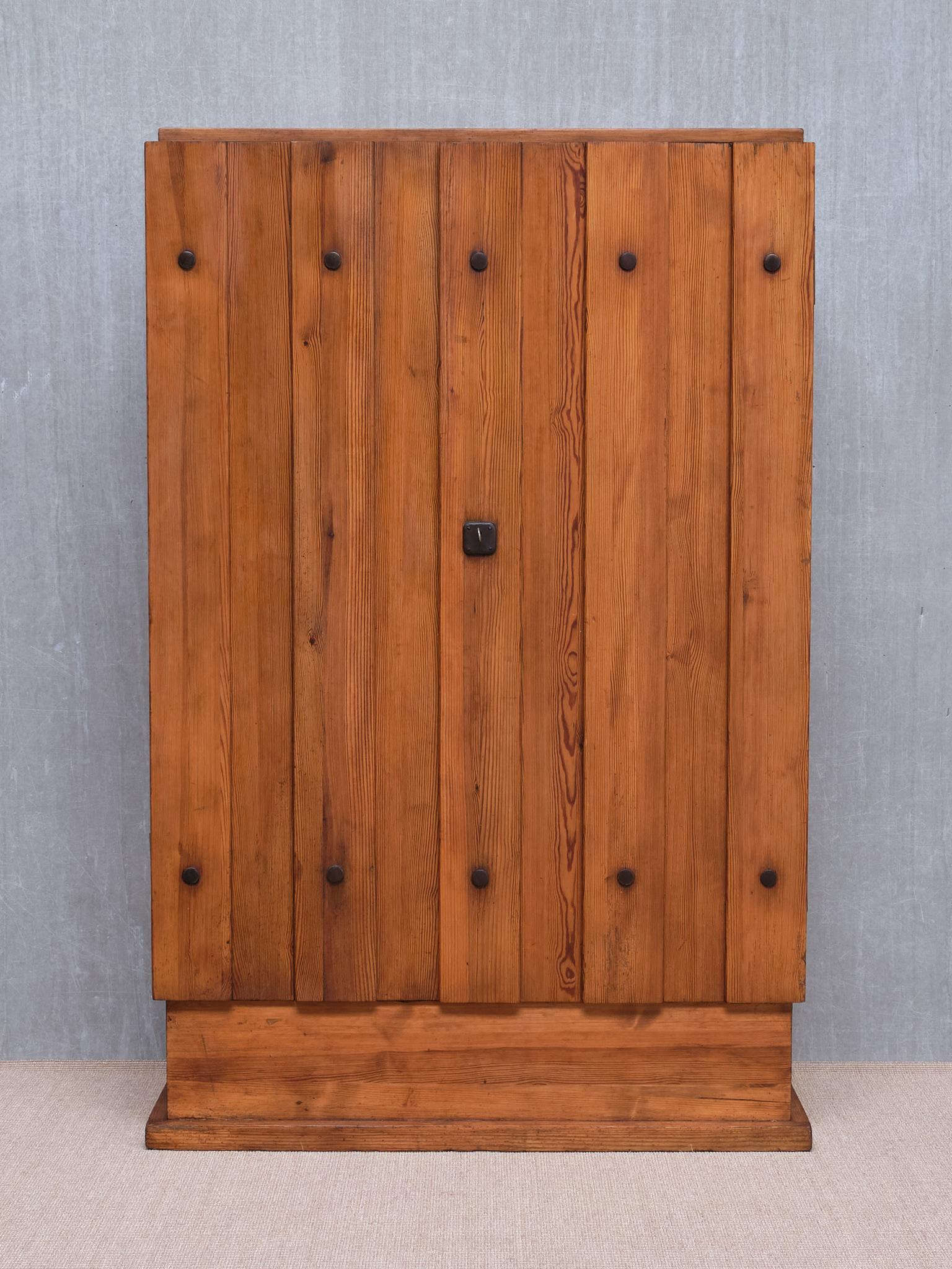 Armoire 'Lovö' en pin, Axel Einar Hjorth, Nordiska Kompaniet Suède, années 1930 en vente 10