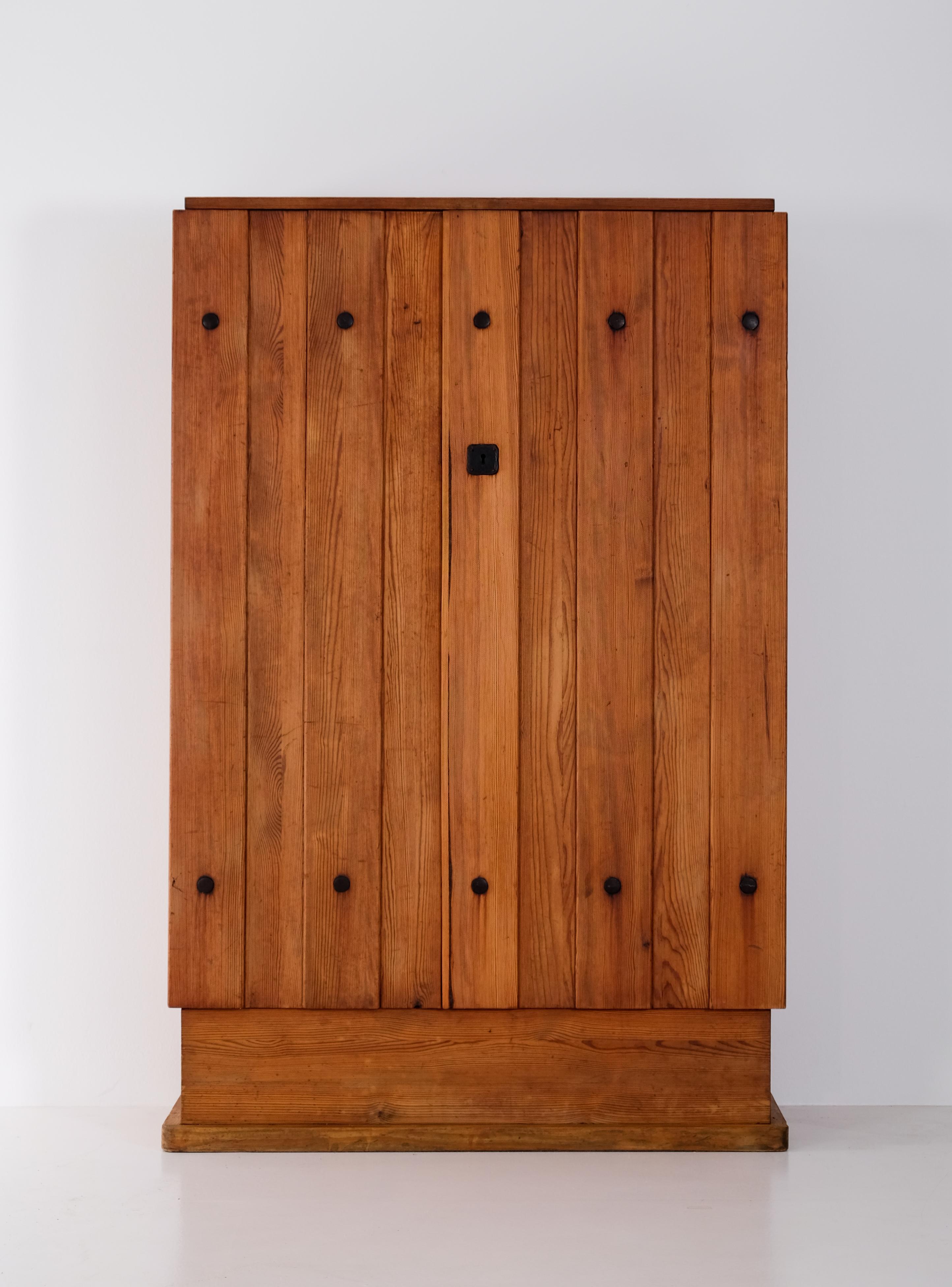 Swedish Axel-Einar Hjorth 'Lovö' cabinet, Sweden, 1930s For Sale