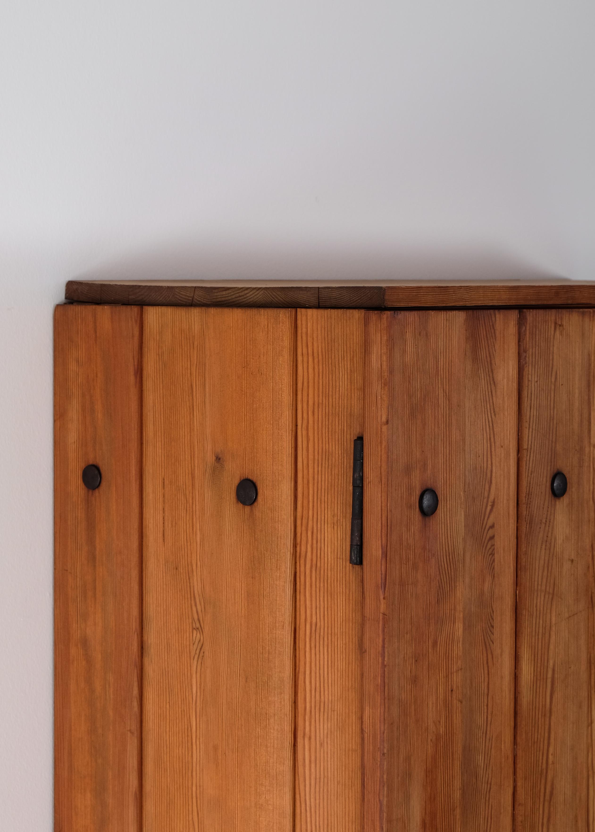 Axel-Einar Hjorth 'Lovö' cabinet, Sweden, 1930s In Good Condition For Sale In Stockholm, SE