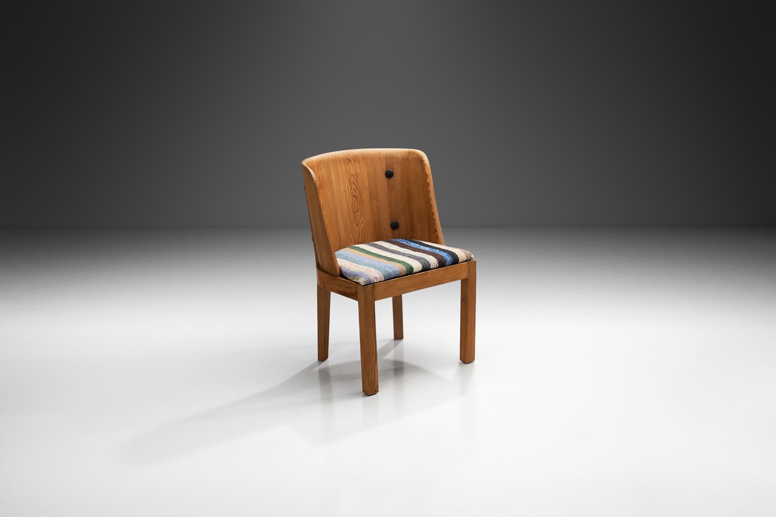 Swedish architect and furniture maker Axel Einar Hjorth worked as the lead designer for Sweden’s Nordiska Kompaniet department store from 1926 to 1938. During this time, Hjorth designed the “Sportstugemöbler” series, (which translates to “sports