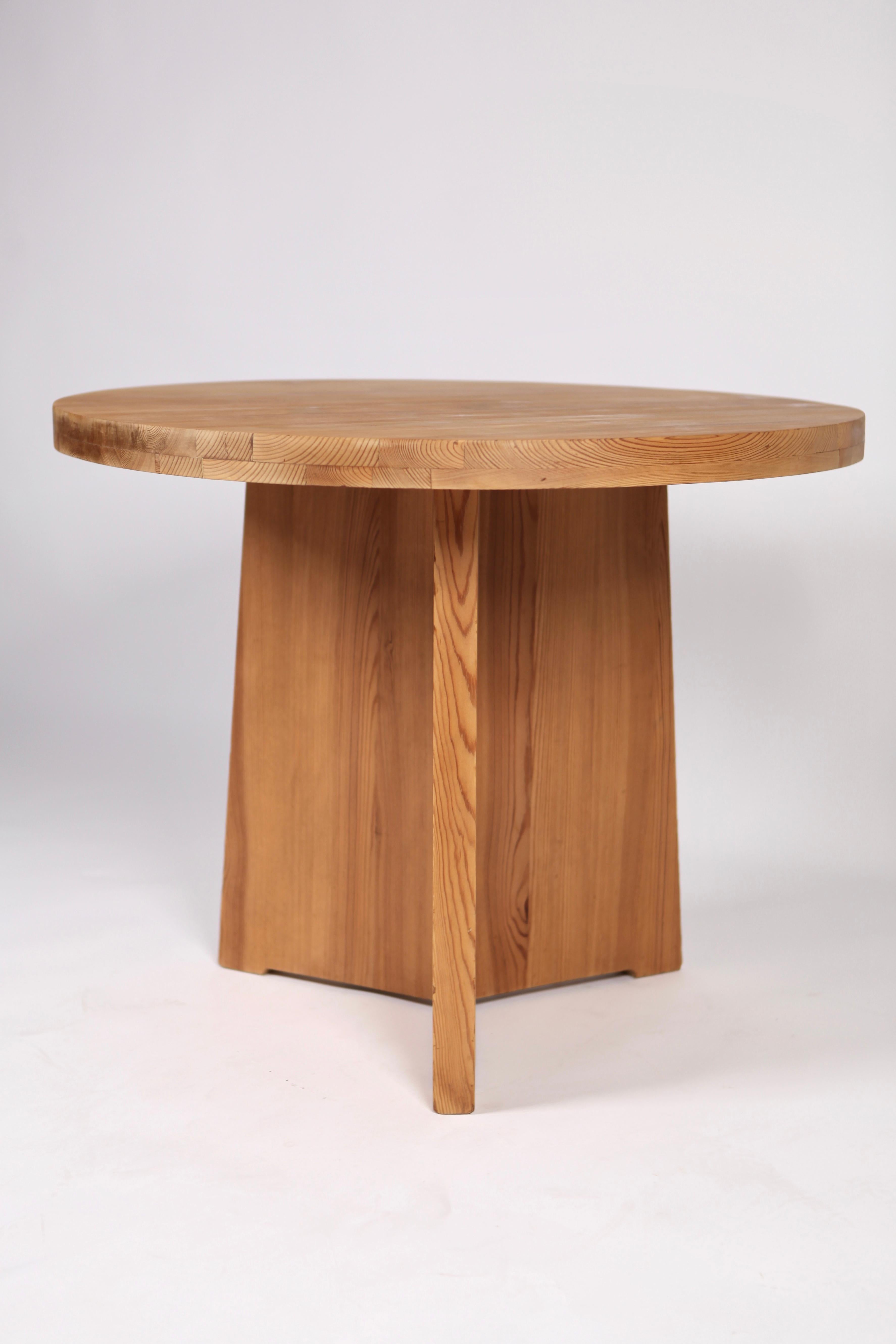 Swedish Axel Einar Hjorth, Lovö Table in Solid Pine, Nordiska Kompaniet, Sweden, 1930s