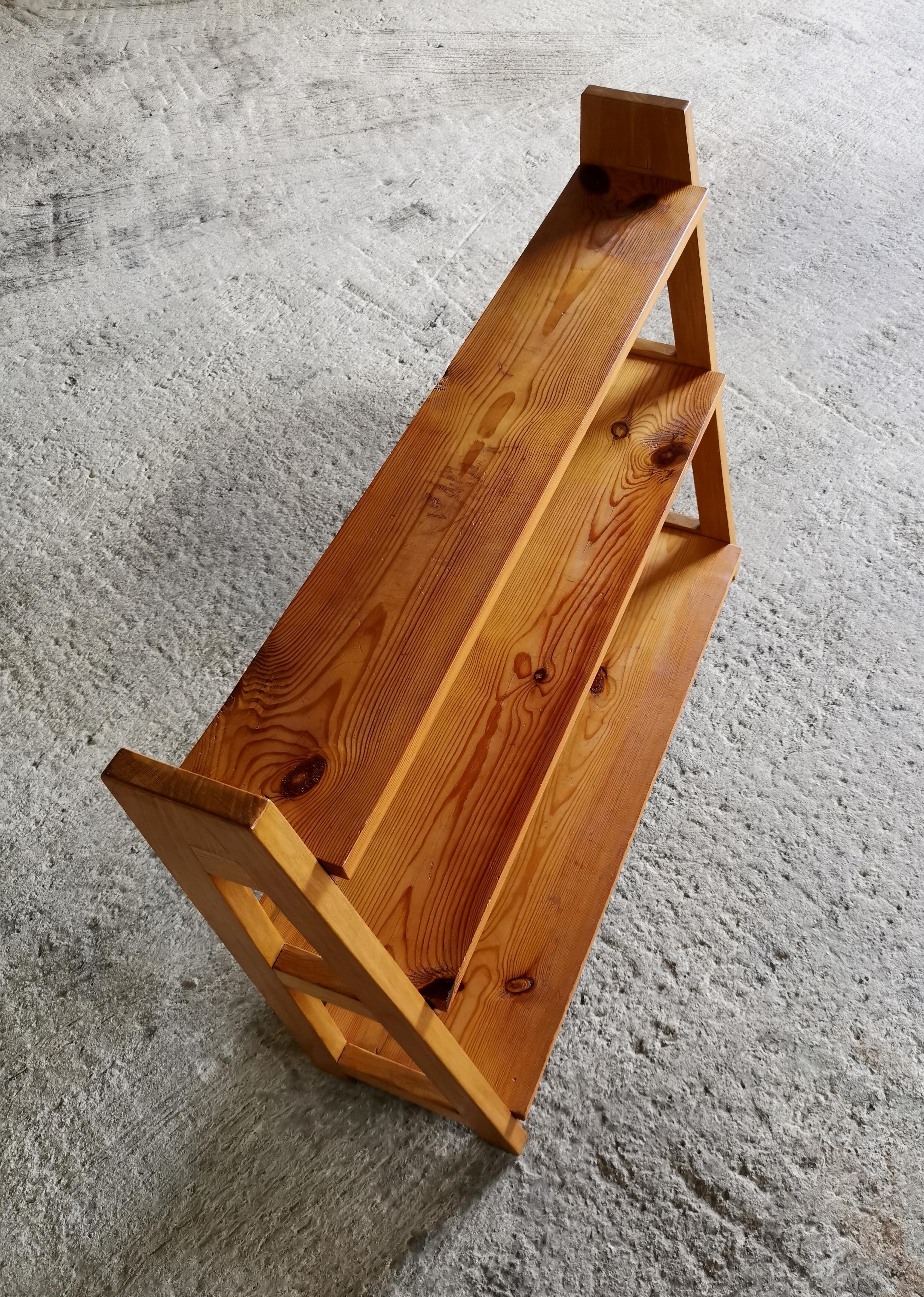 Axel Einar Hjorth Estantería de madera de pino y olmo, ebanista sueco Años 30 en venta 1
